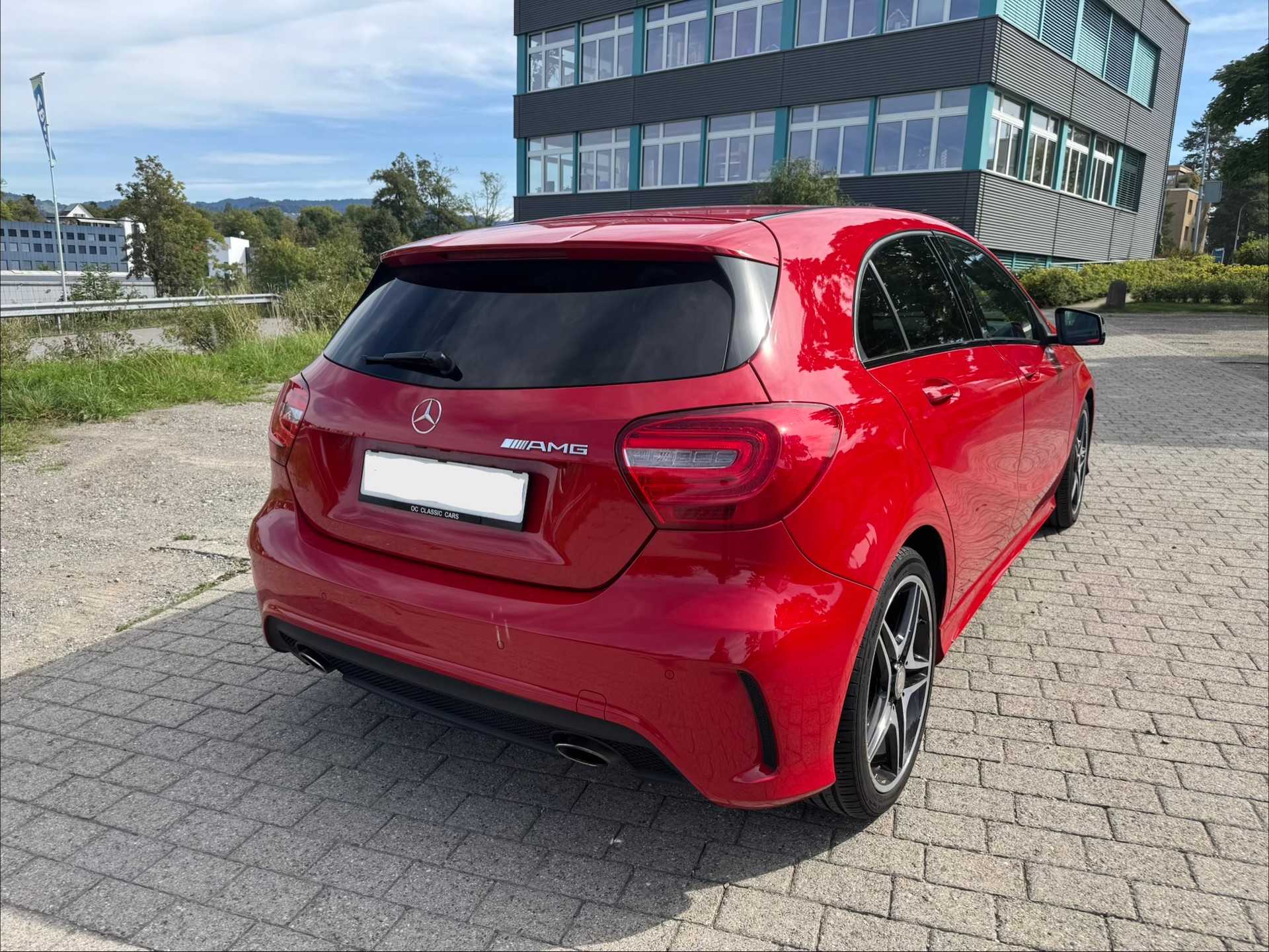 MERCEDES-BENZ A 200 AMG Line-image-1