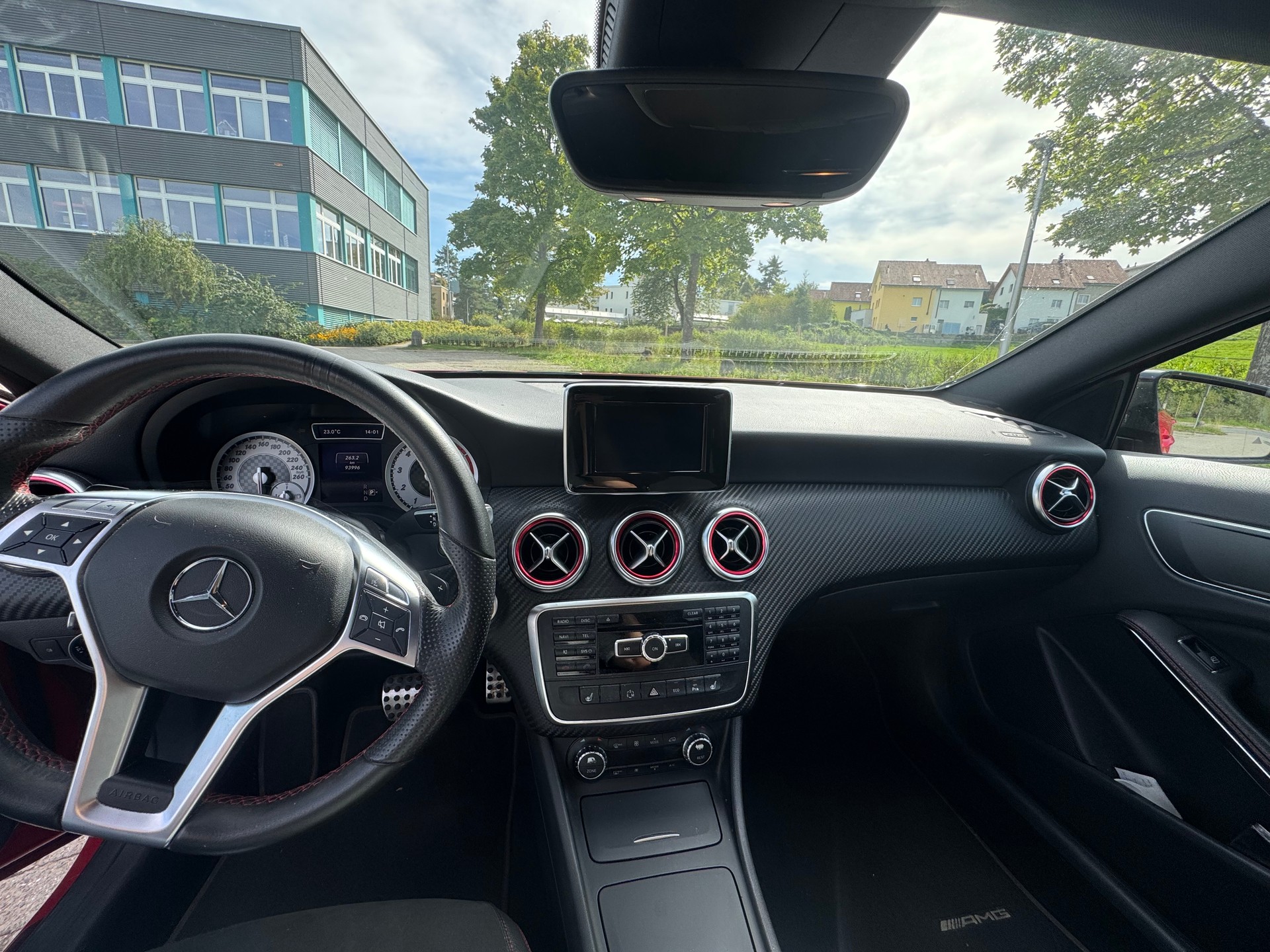 MERCEDES-BENZ A 200 AMG Line-image-2