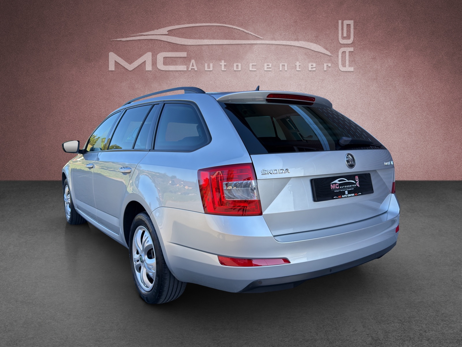 SKODA Octavia Combi 1.4 TSI Ambition DSG-image-1