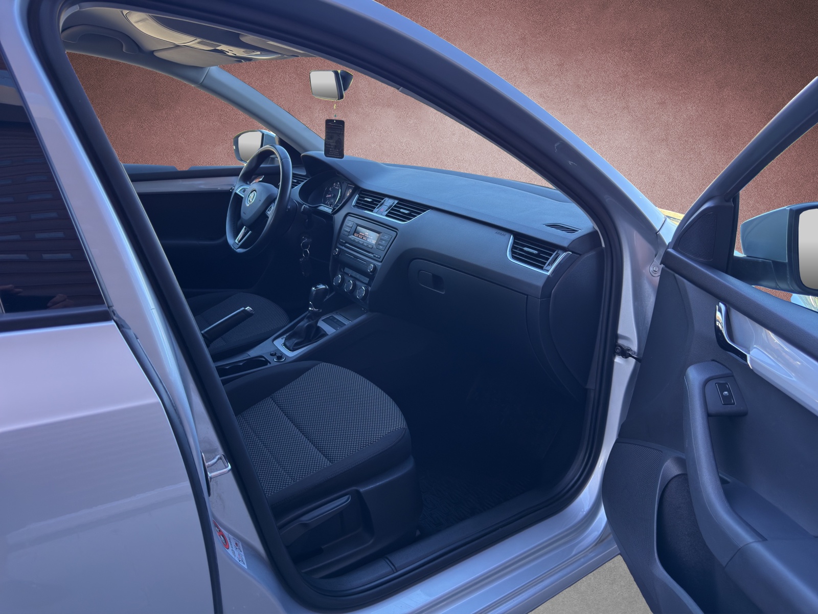 SKODA Octavia Combi 1.4 TSI Ambition DSG-image-11