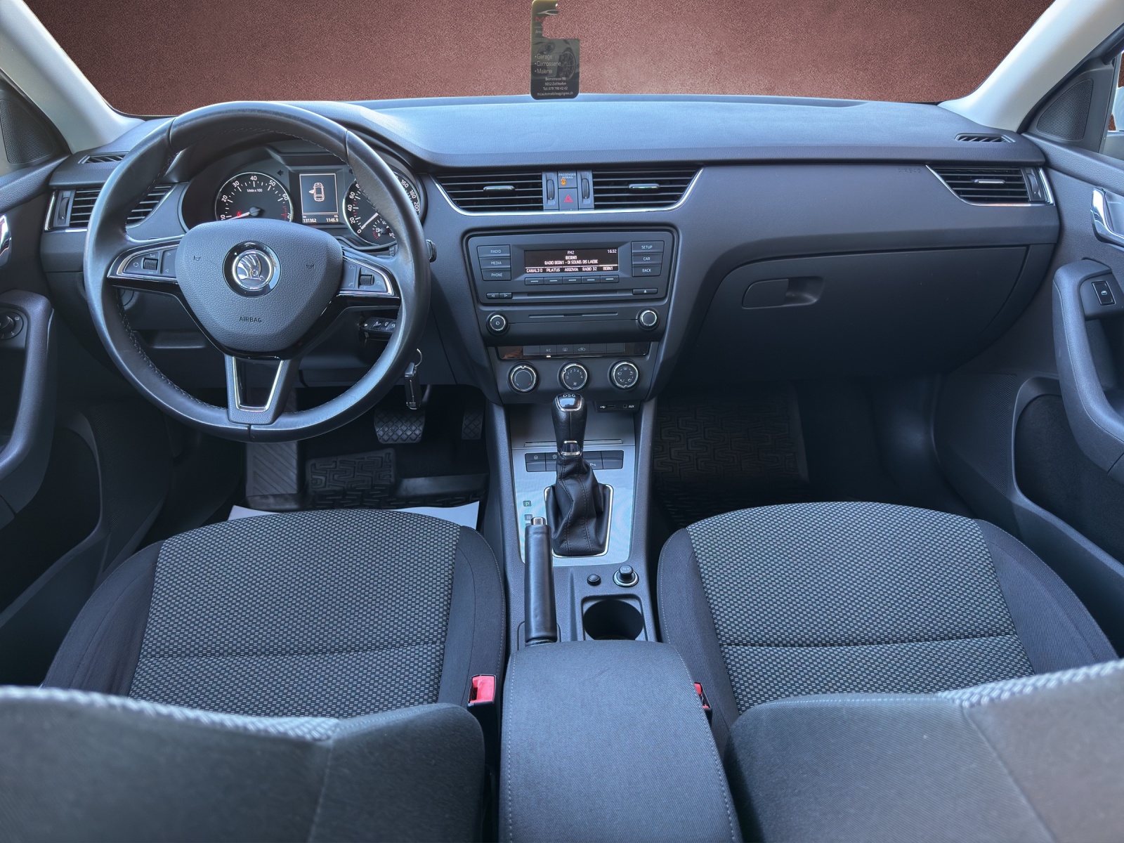 SKODA Octavia Combi 1.4 TSI Ambition DSG-image-9