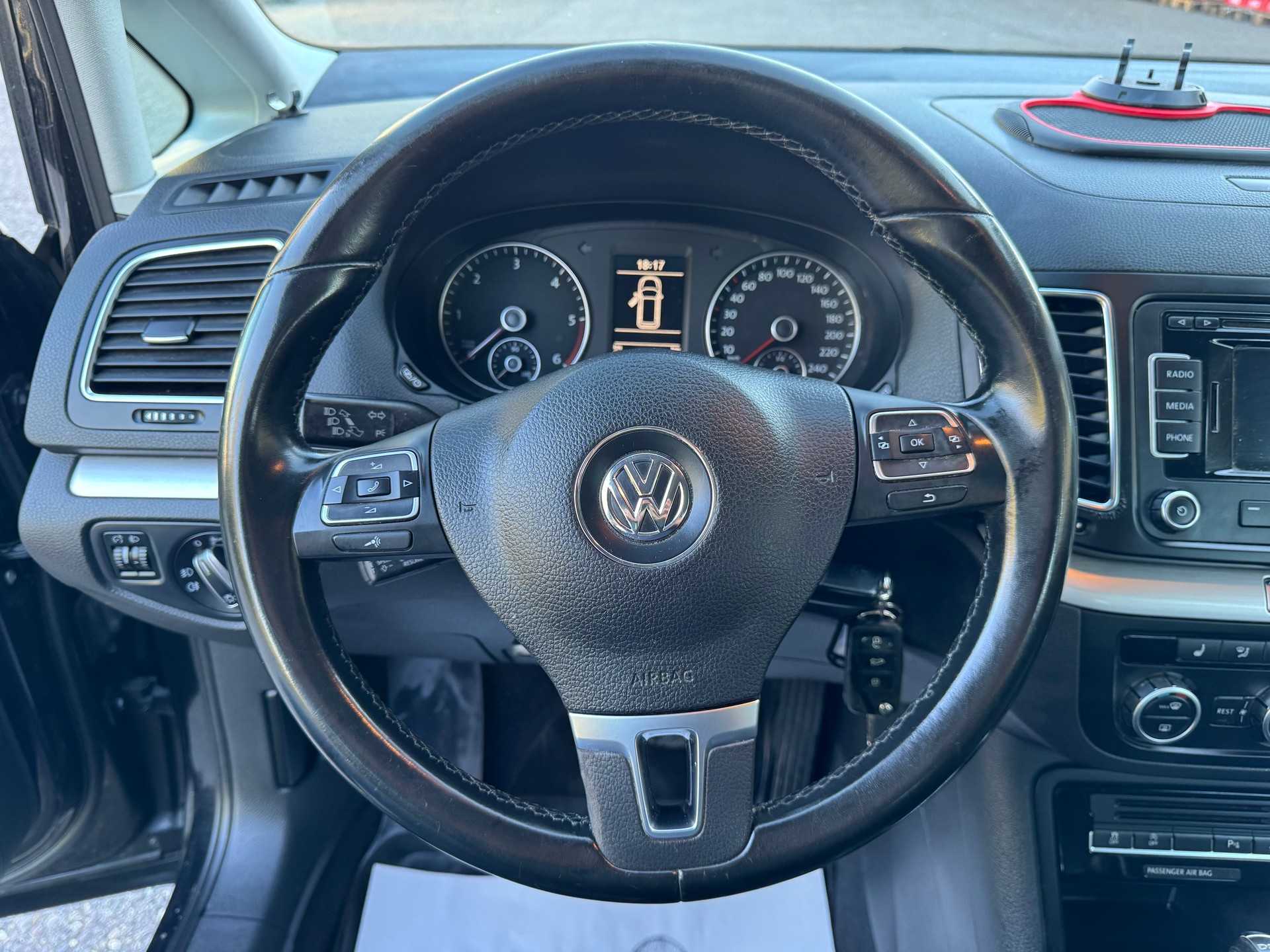 VW Sharan 2.0 TDI BlueMotion Technology Highline DSG-image-19