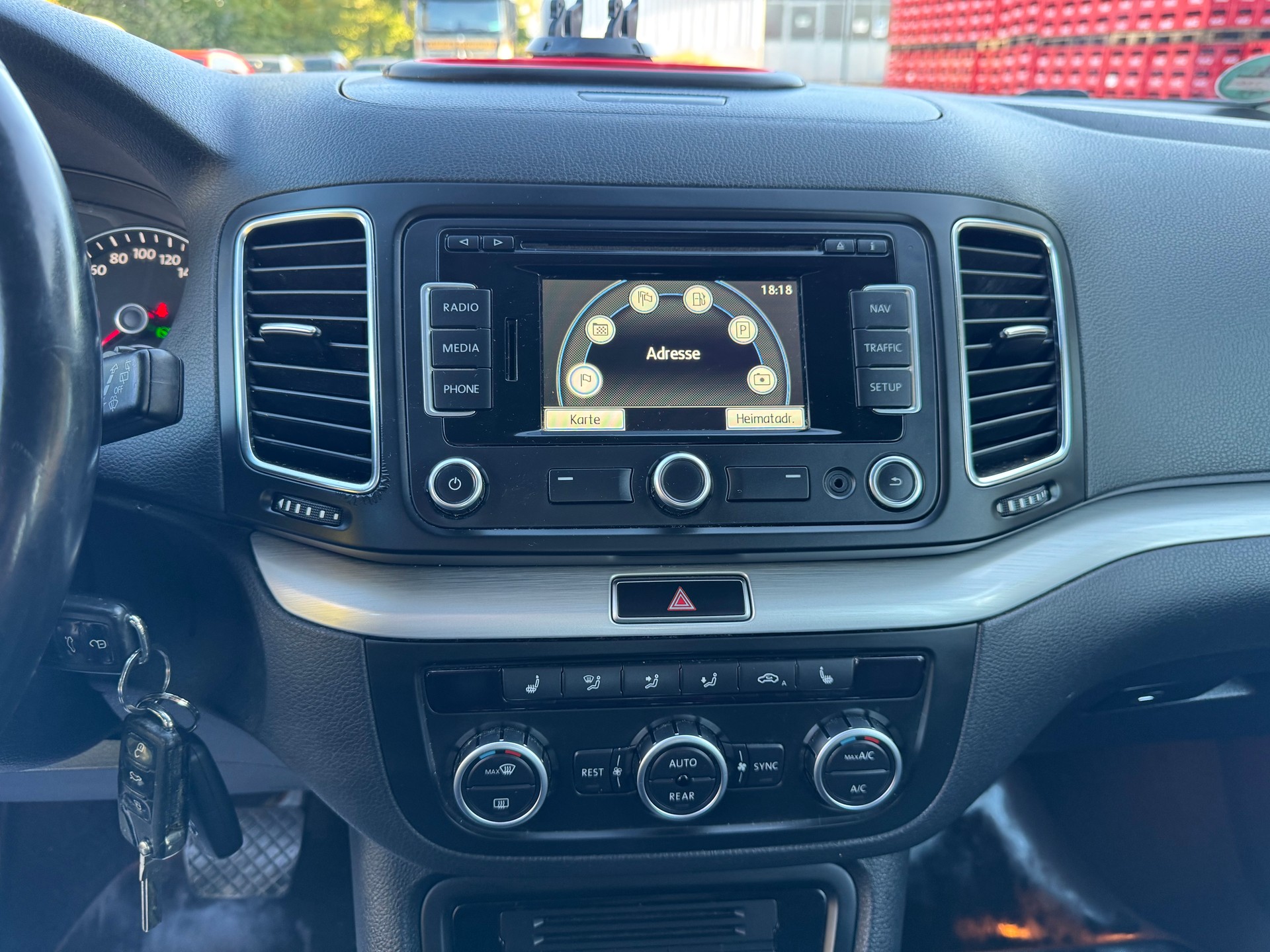 VW Sharan 2.0 TDI BlueMotion Technology Highline DSG-image-24