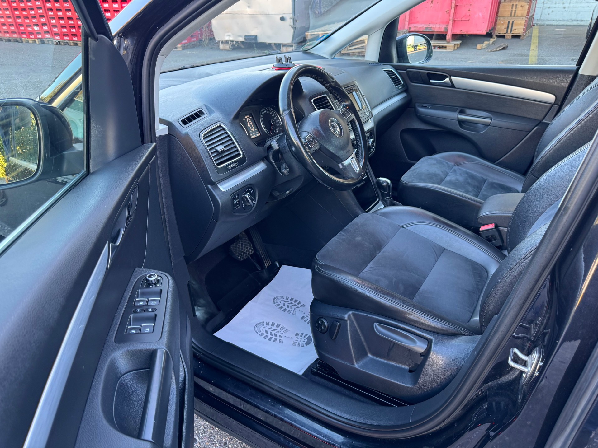 VW Sharan 2.0 TDI BlueMotion Technology Highline DSG-image-13