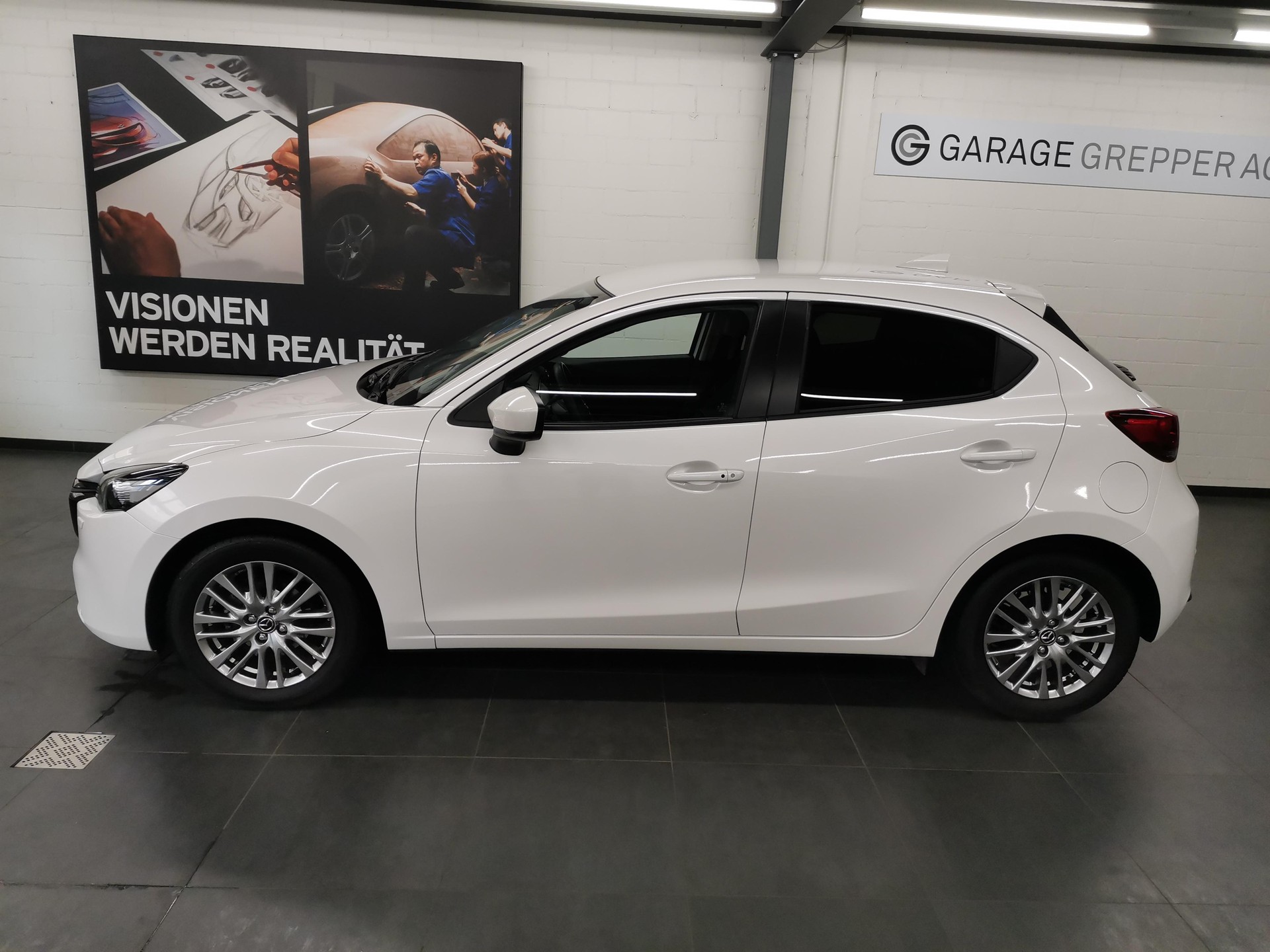 MAZDA 2 1.5 90 Exclusive-Line-image-2