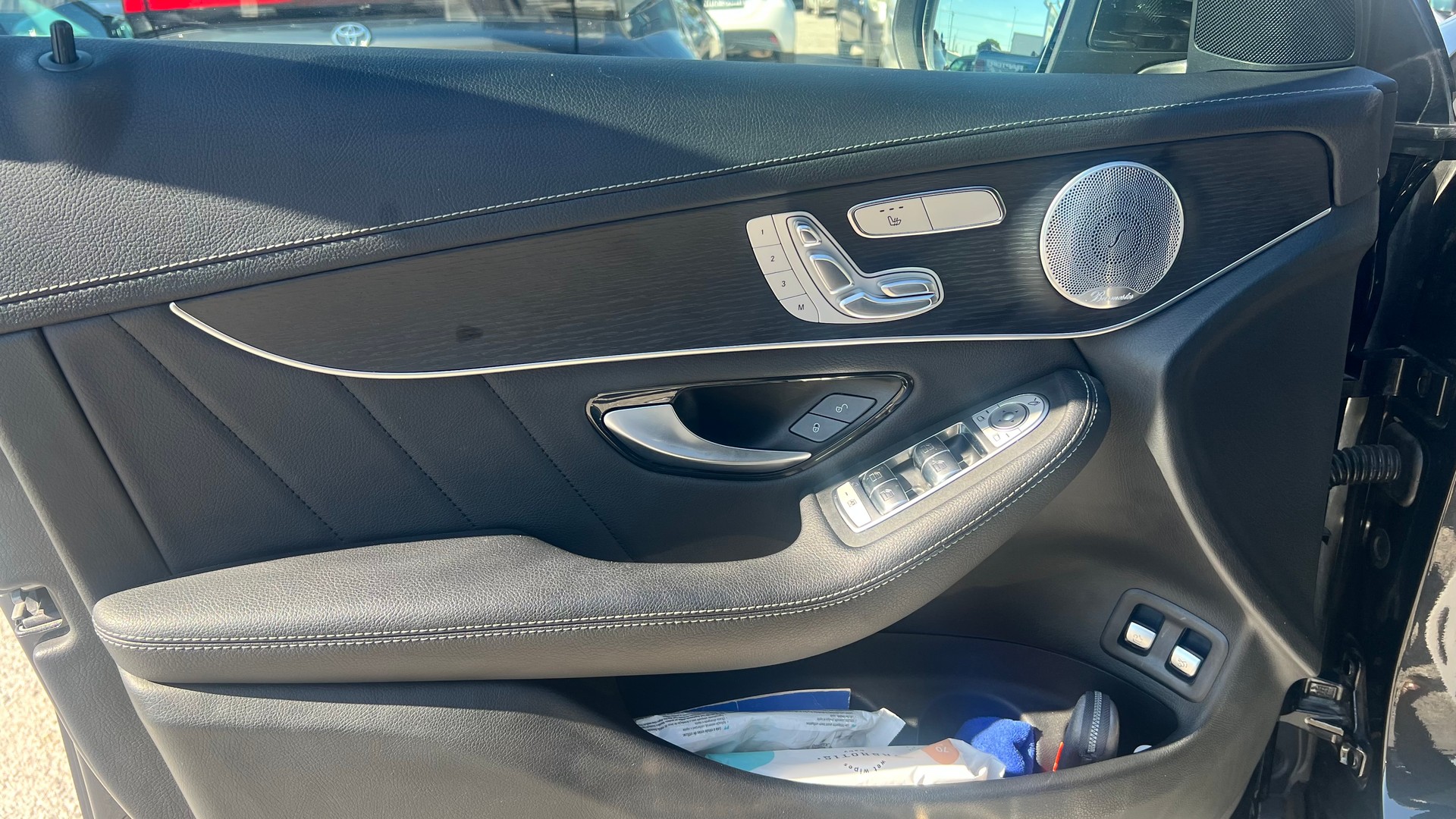 MERCEDES-BENZ GLC 300 4m-image-3
