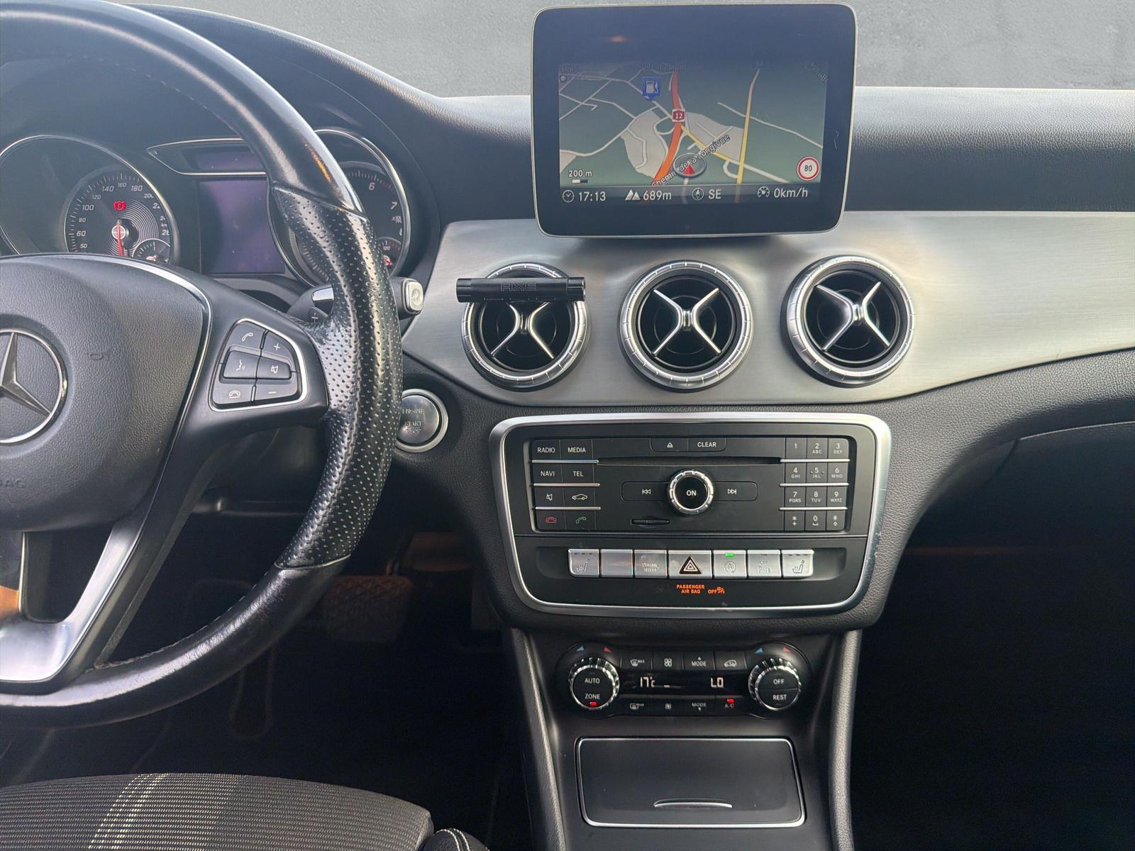 MERCEDES-BENZ CLA 200 Urban Shooting Brake (CH)-image-17