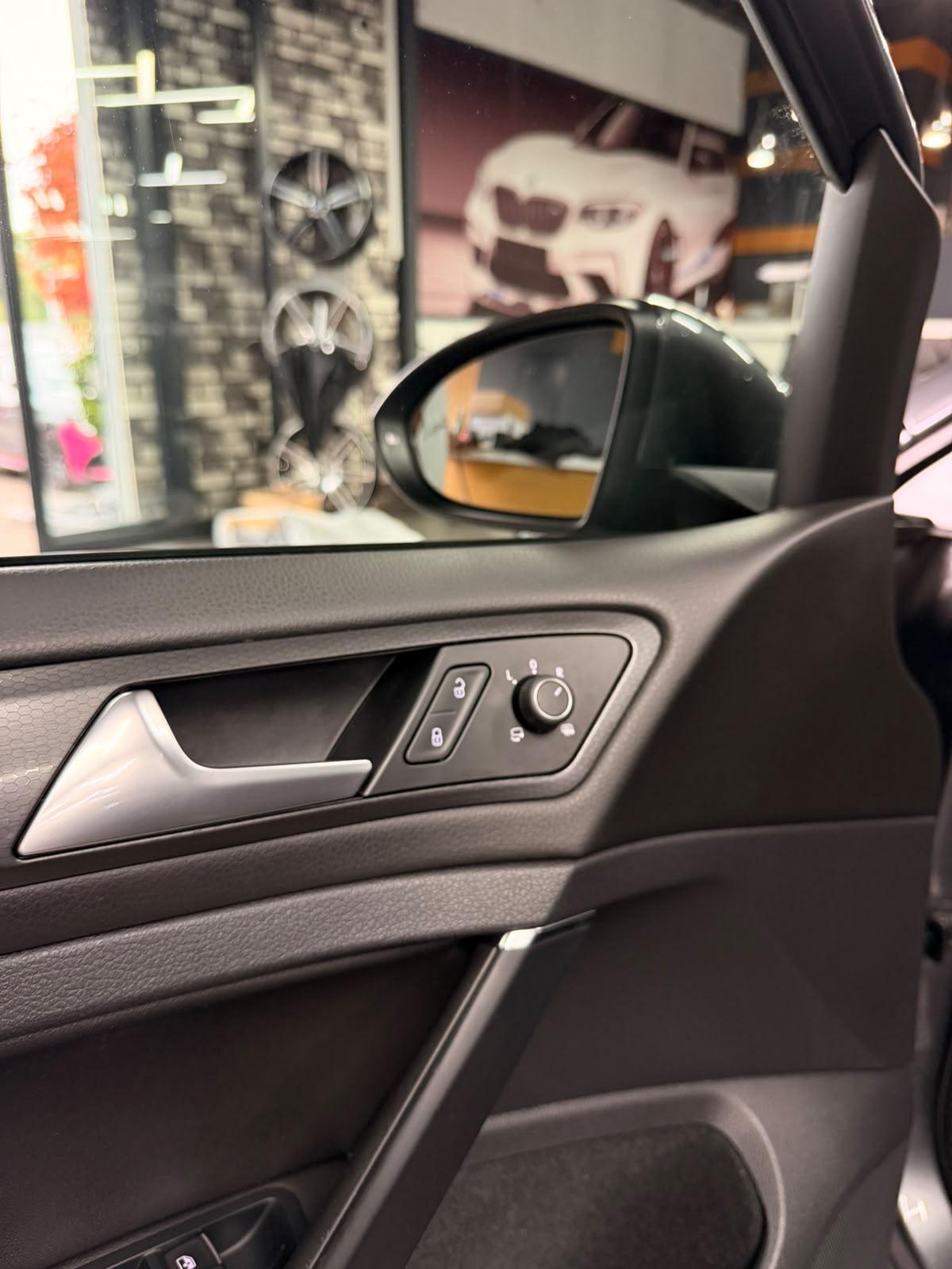 VW Golf 2.0 TSI GTI Limited Grey&Black Performance DSG 2Jahre Garantie Inklusive-image-12