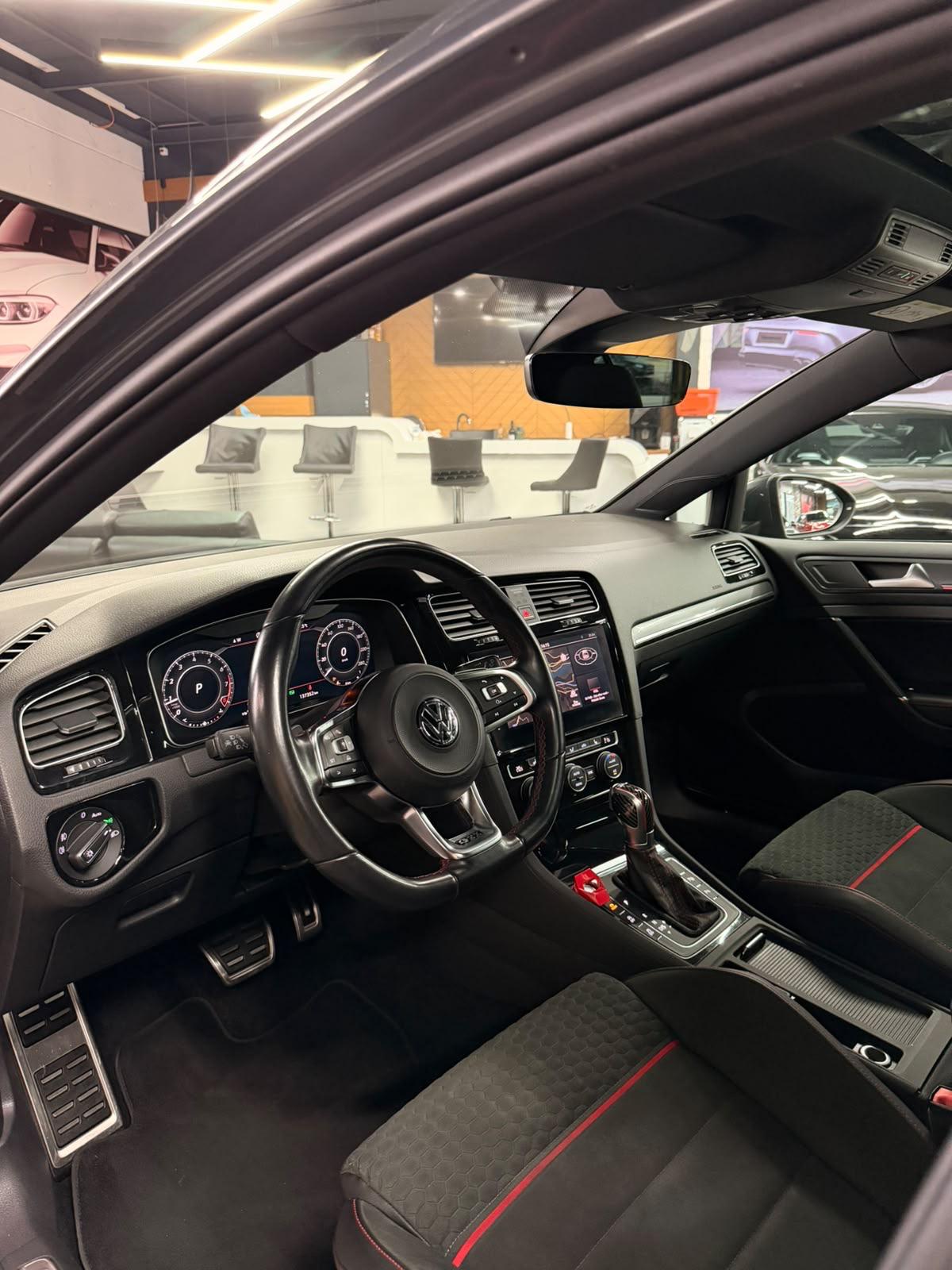 VW Golf 2.0 TSI GTI Limited Grey&Black Performance DSG 2Jahre Garantie Inklusive-image-7