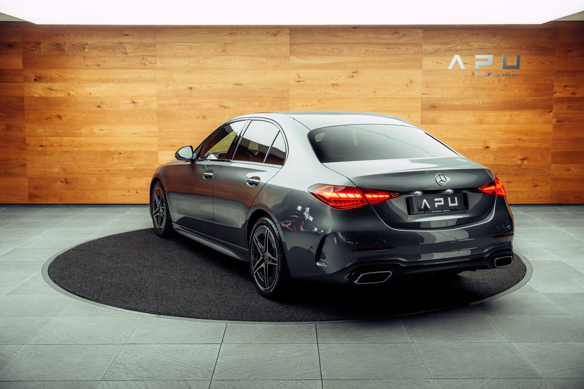 MERCEDES-BENZ C 300 4Matic AMG Line-showroom-element-3