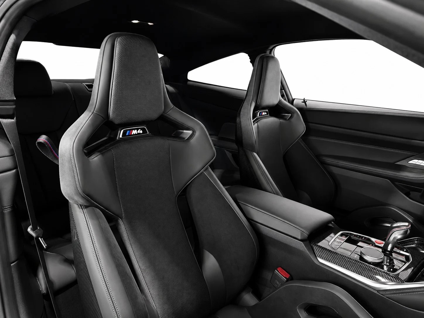 BMW M4 Competition xDrive Coupé-image-24