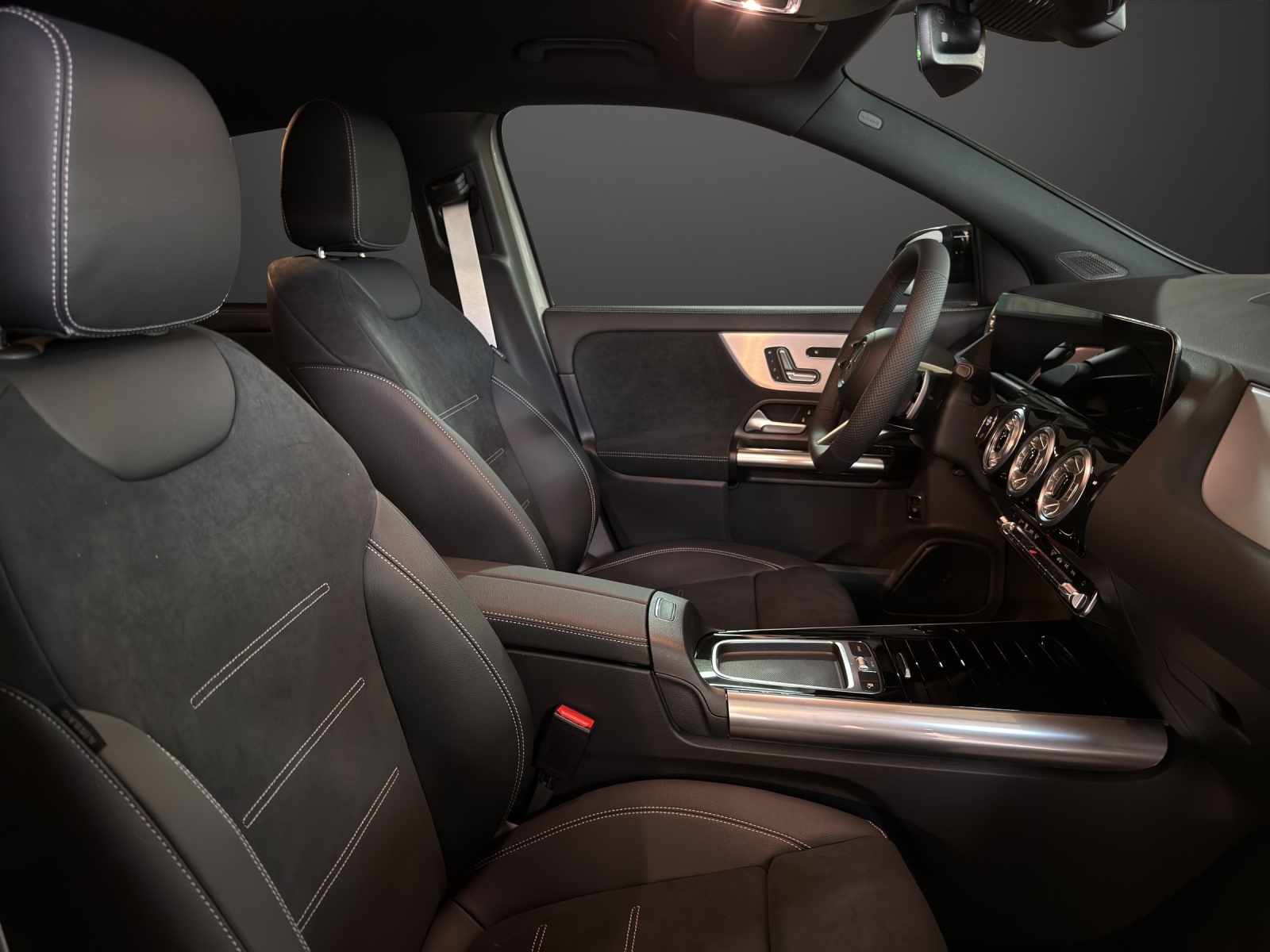MERCEDES-BENZ GLA 250 4Matic 8G-DCT Swiss Star-image-11