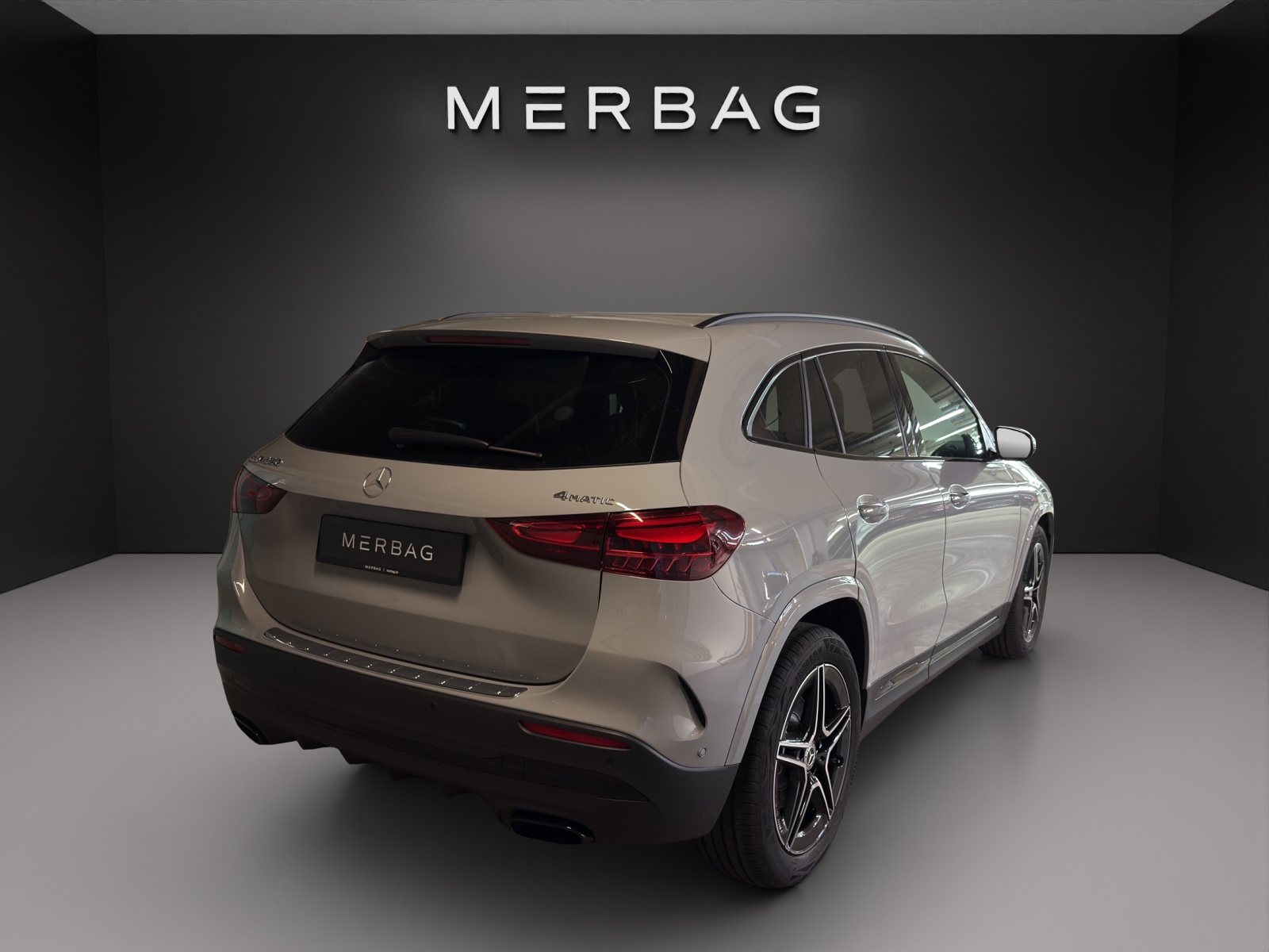 MERCEDES-BENZ GLA 250 4Matic 8G-DCT Swiss Star-image-4