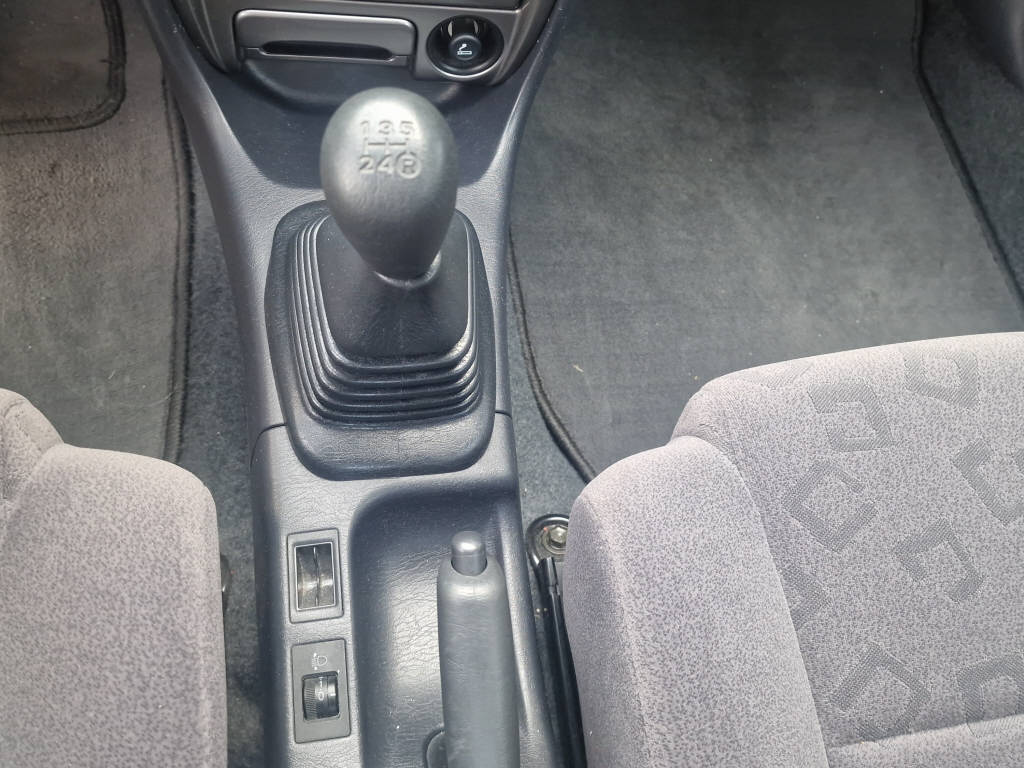 TOYOTA Corolla 1.6 Comfort-image-10