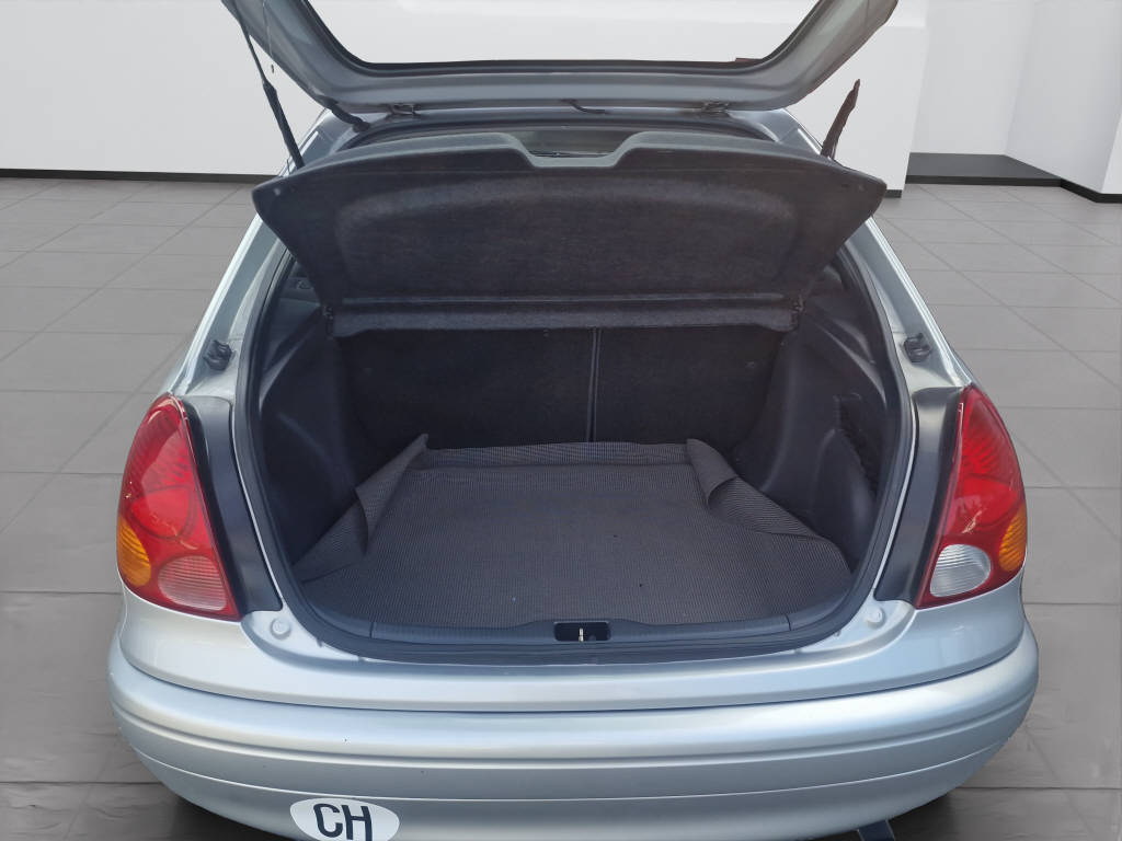 TOYOTA Corolla 1.6 Comfort-image-15