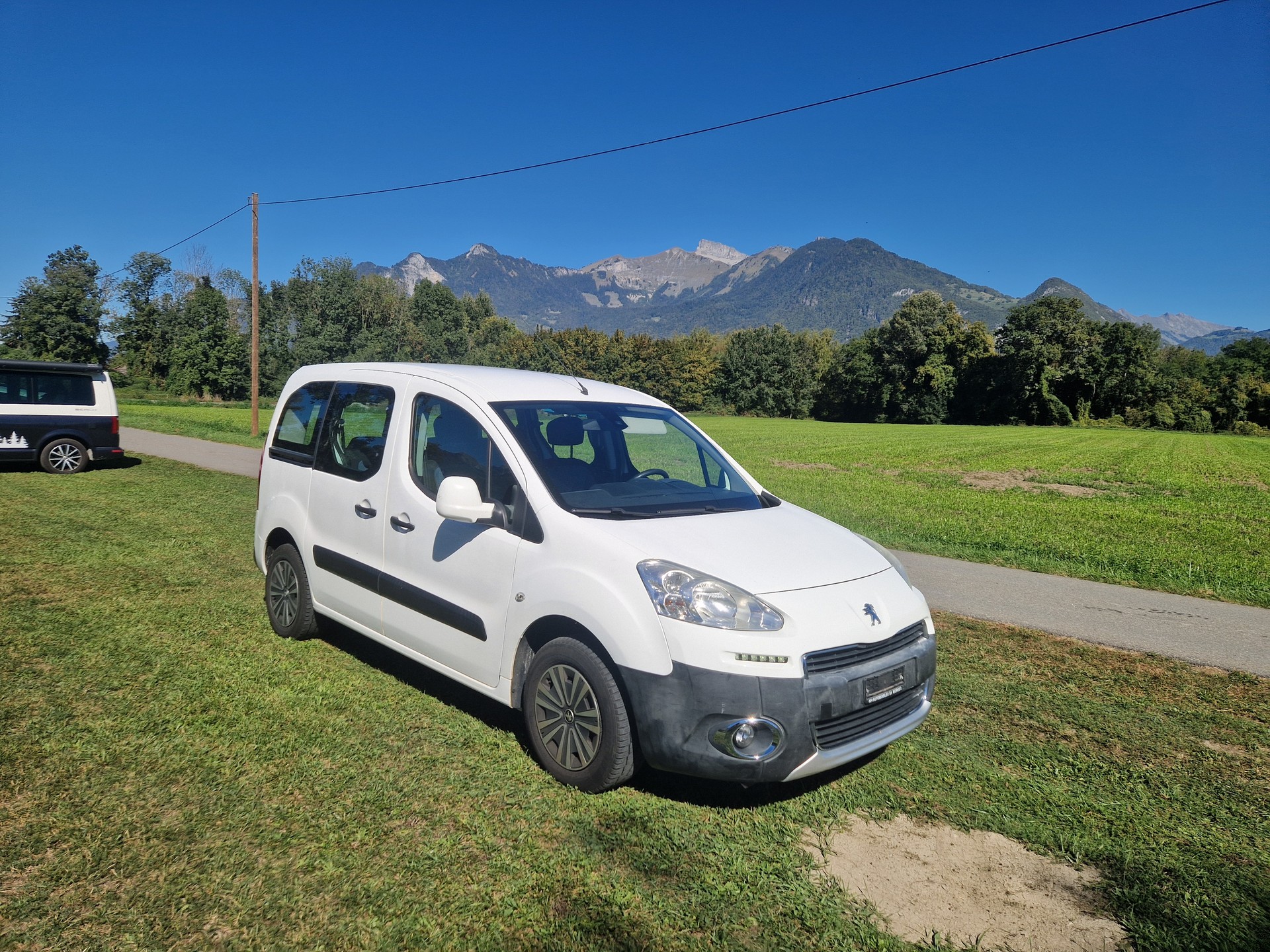 PEUGEOT Partner 1.6 e-HDI Family-image-2