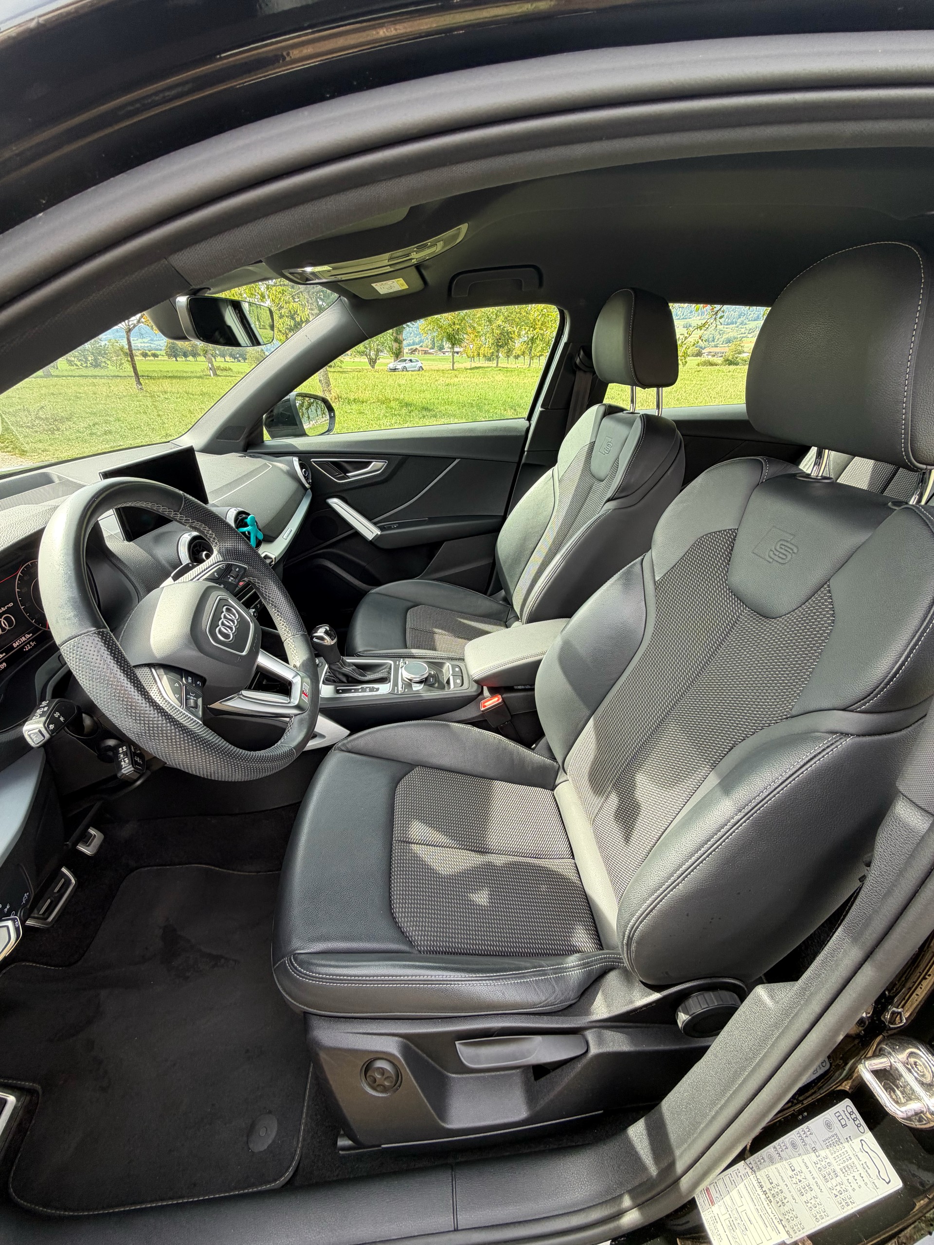 AUDI 2.0 40 TFSI S Line Attraction quattro S-Tronic-image-3