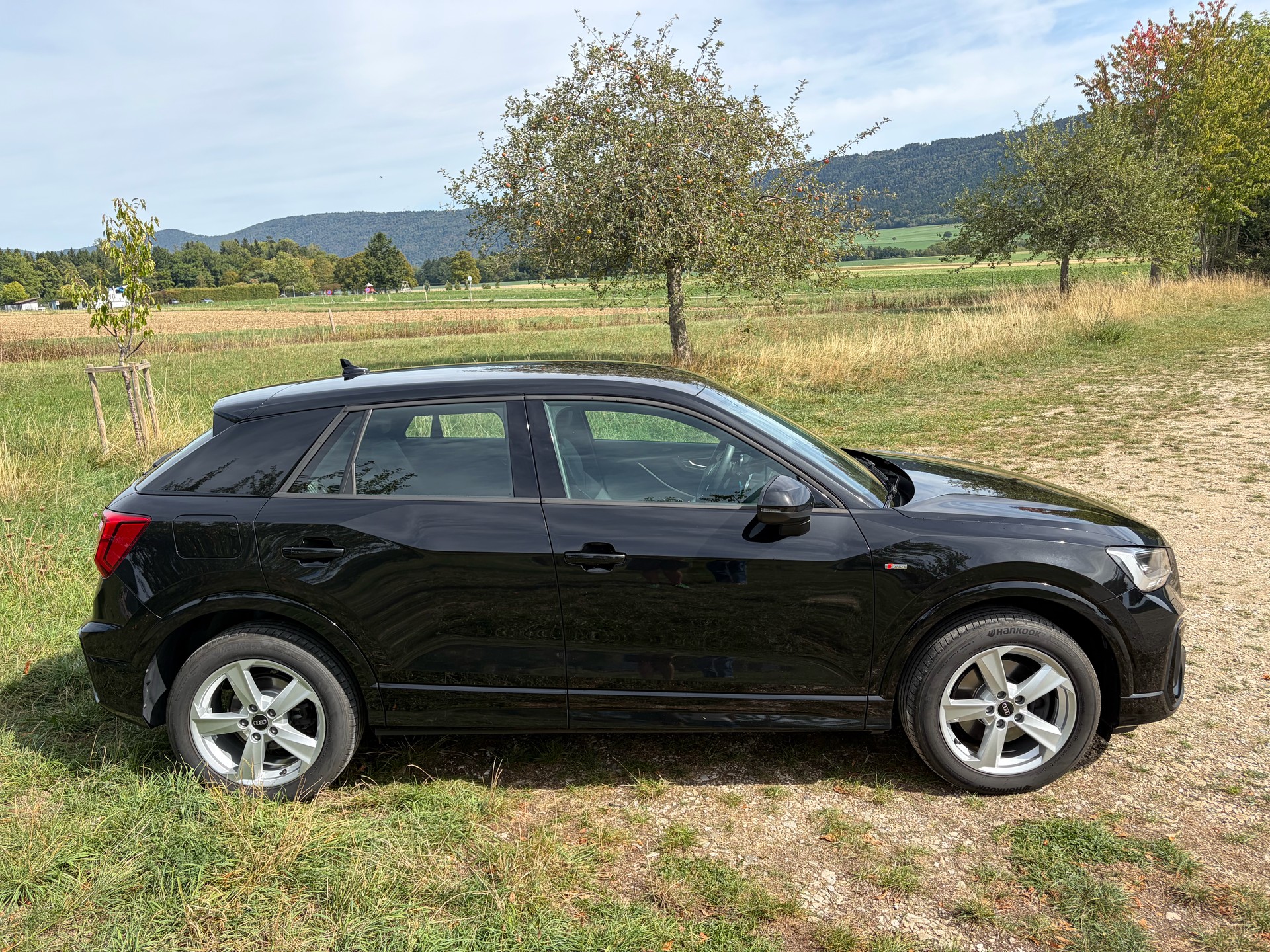 AUDI 2.0 40 TFSI S Line Attraction quattro S-Tronic-image-1