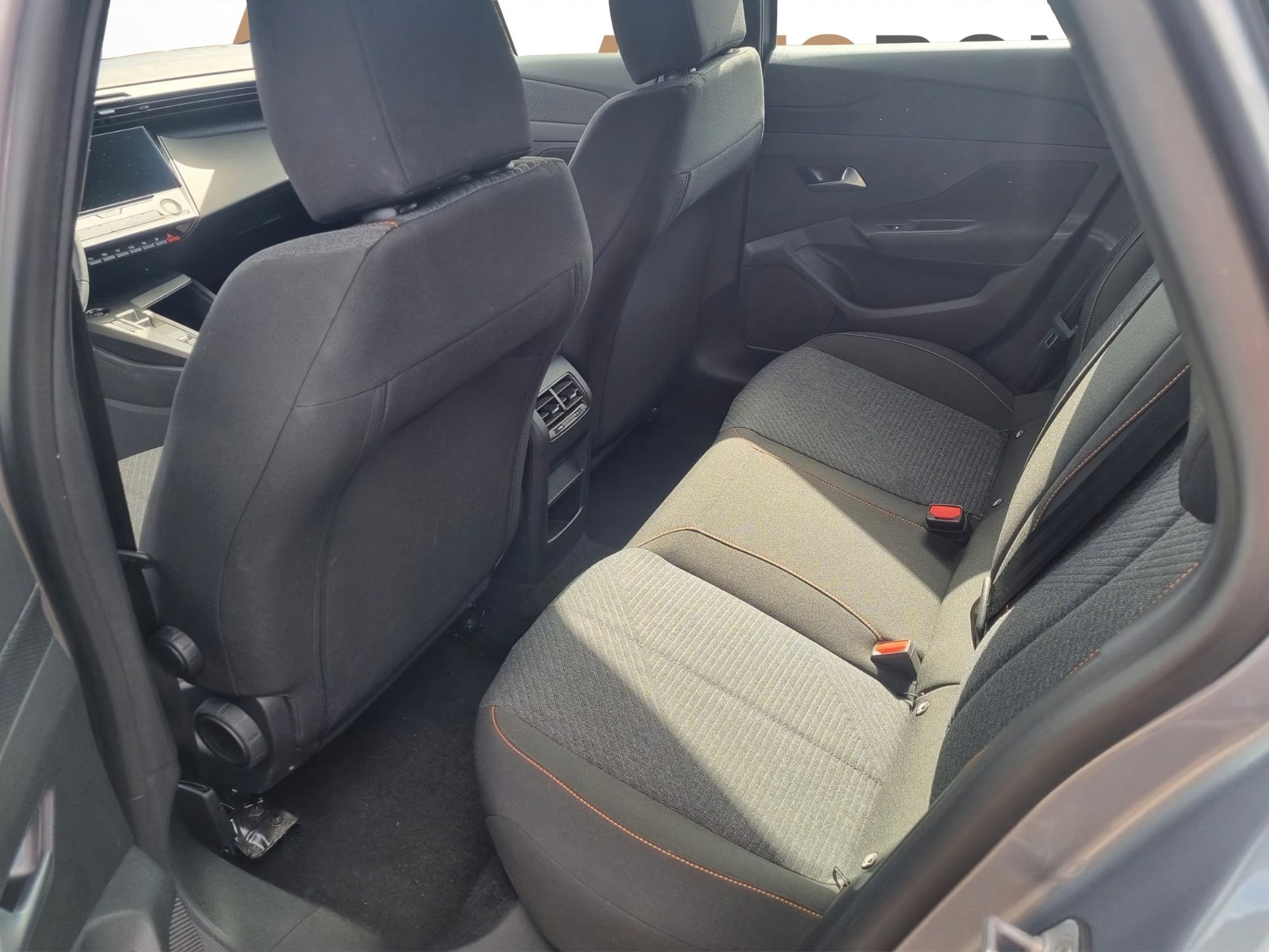 PEUGEOT 308 SW 1.2 Hybrid Style-image-22
