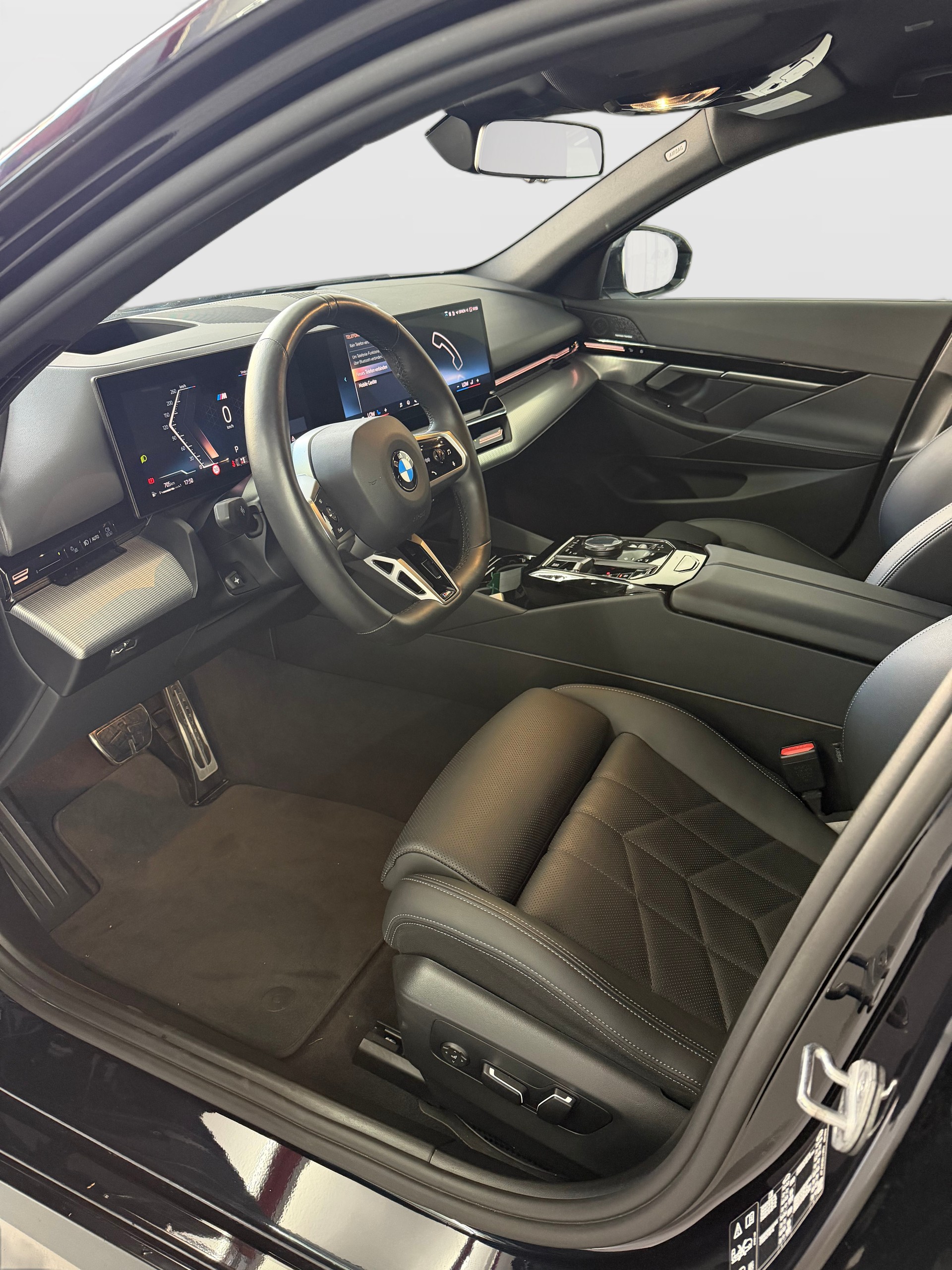 BMW 520d xDrive 48V Touring M Sport Steptronic-image-7