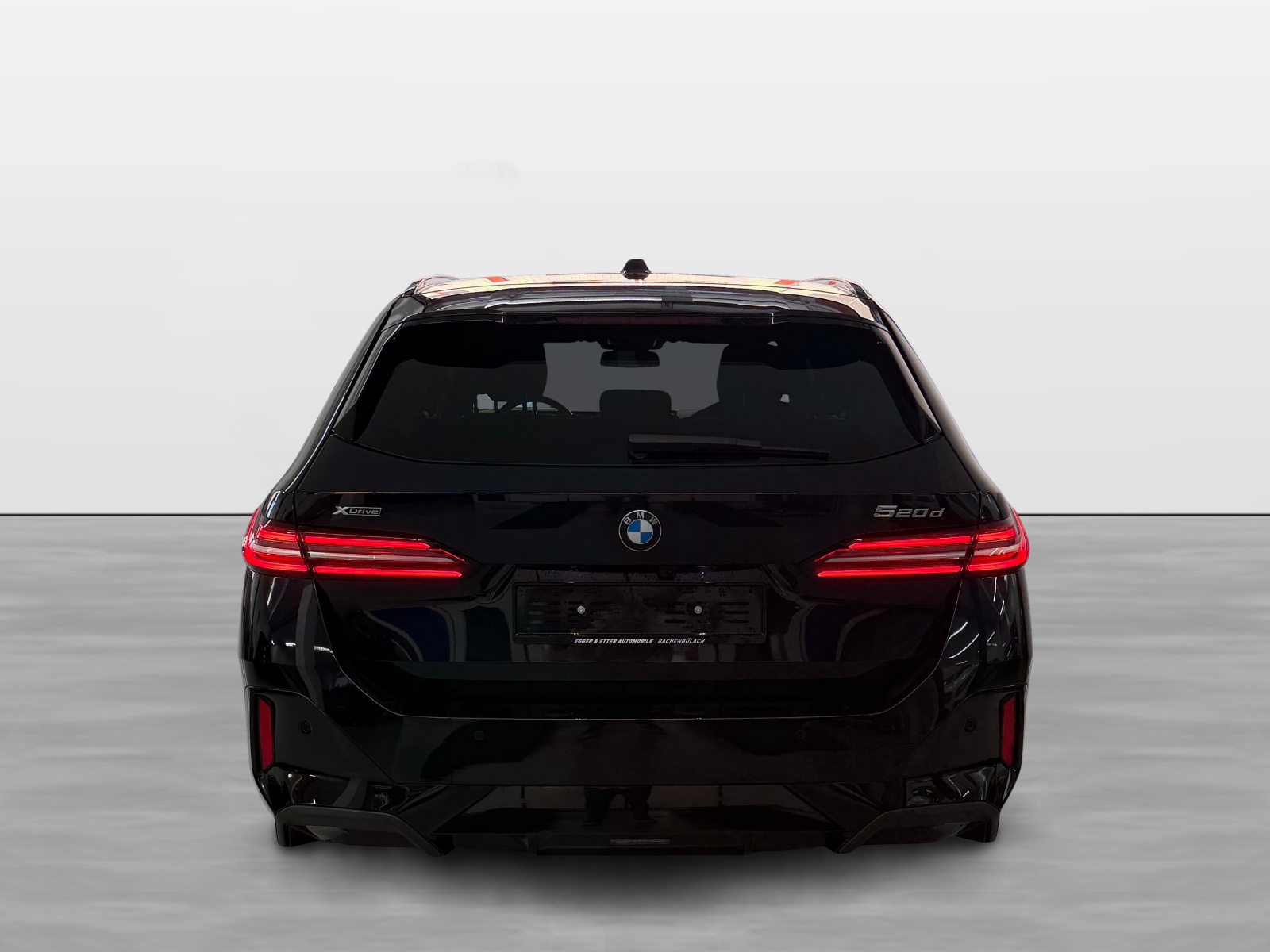 BMW 520d xDrive 48V Touring M Sport Steptronic-image-4