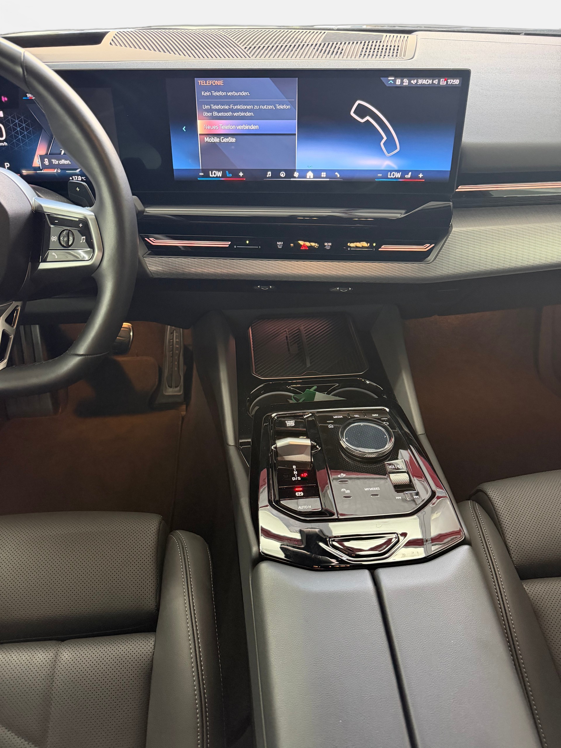 BMW 520d xDrive 48V Touring M Sport Steptronic-image-8