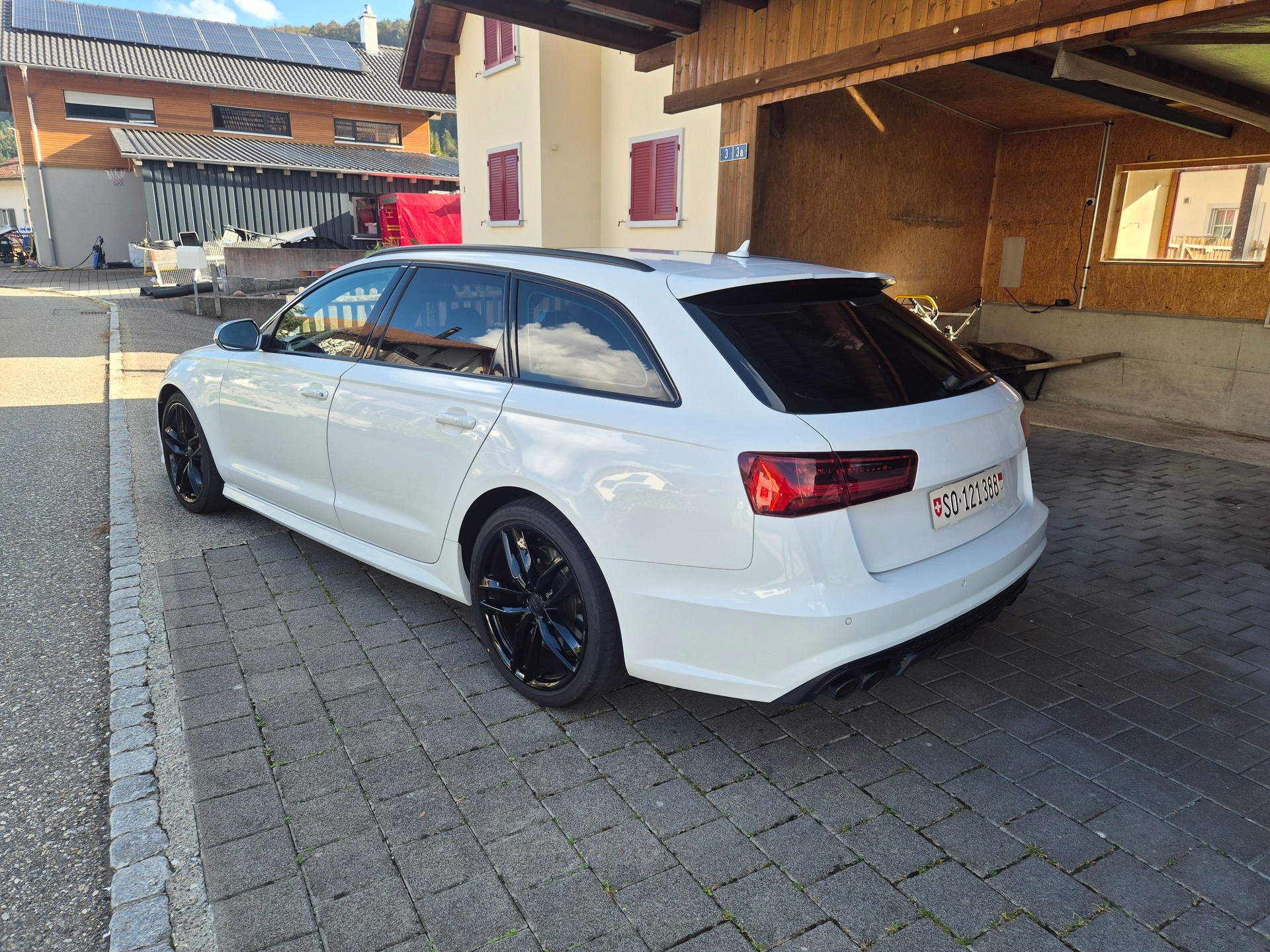 AUDI 4.0 V8 TFSI quattro S-Tronic-image-1