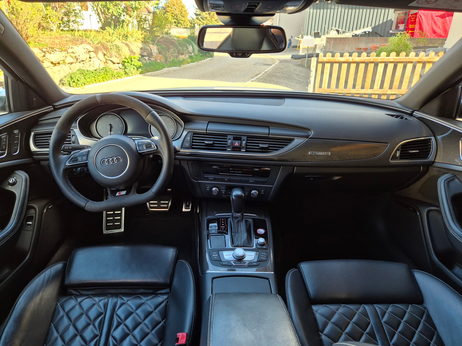 AUDI 4.0 V8 TFSI quattro S-Tronic-image-3