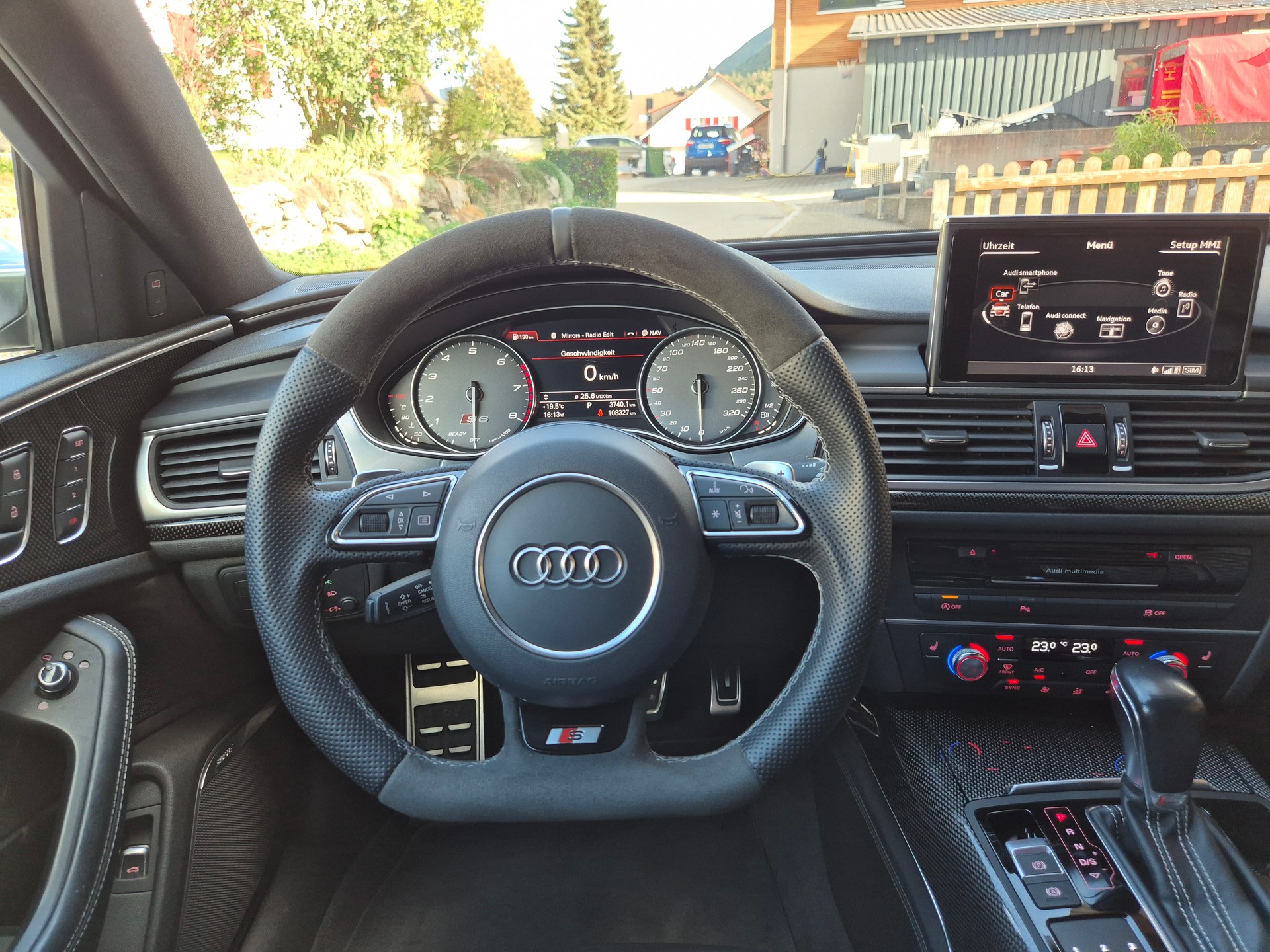AUDI 4.0 V8 TFSI quattro S-Tronic-image-4