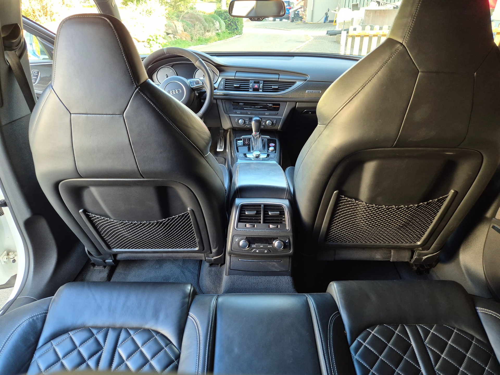 AUDI 4.0 V8 TFSI quattro S-Tronic-image-5