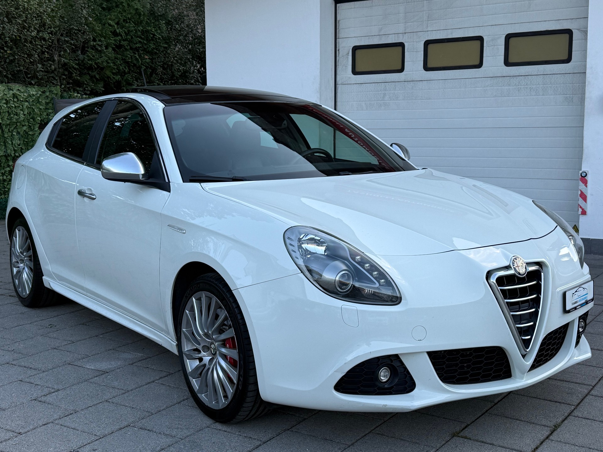 ALFA ROMEO Giulietta 2.0 JTDM Distinctive TCT-image-1