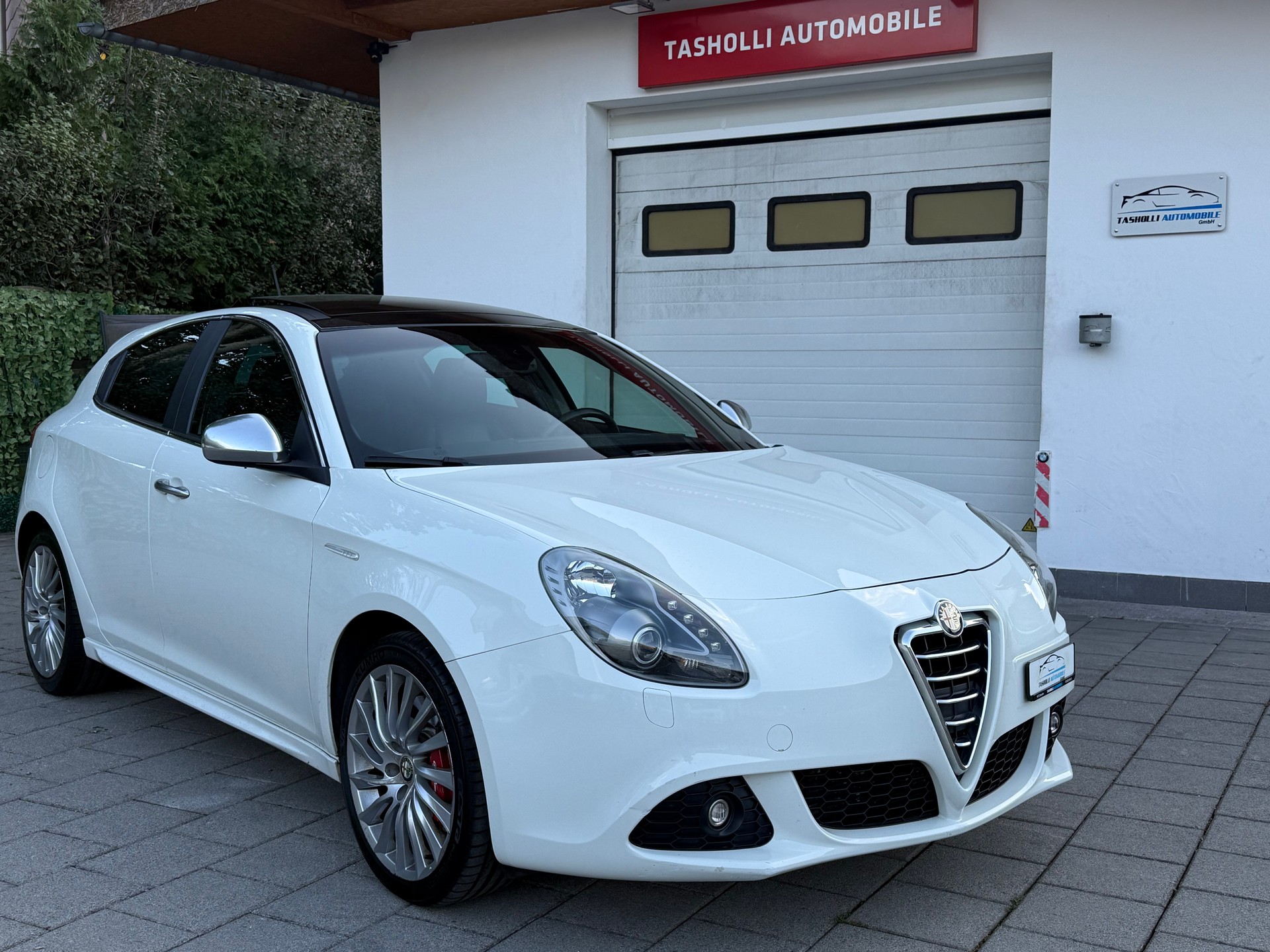 ALFA ROMEO Giulietta 2.0 JTDM Distinctive TCT-image-0