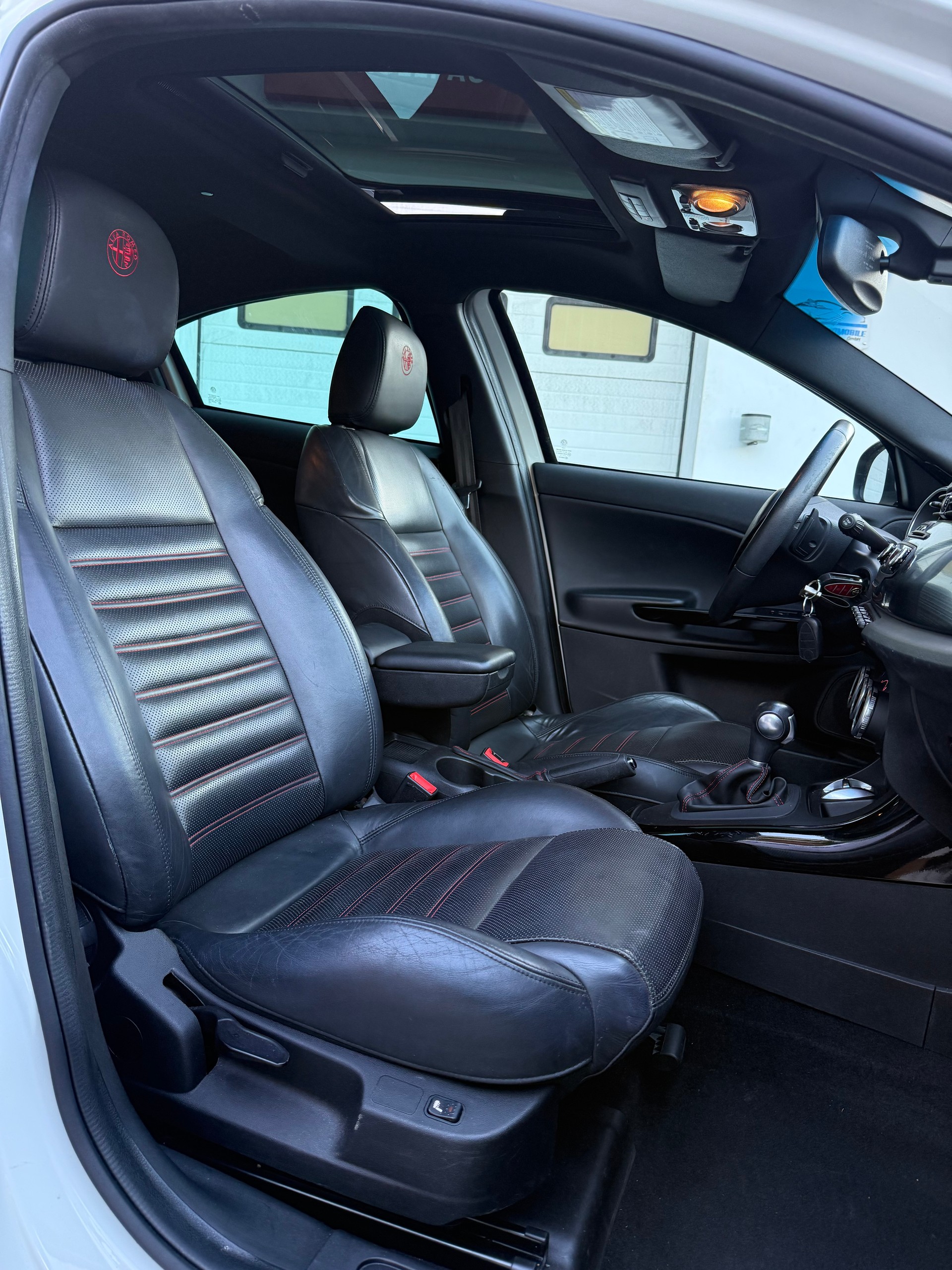 ALFA ROMEO Giulietta 2.0 JTDM Distinctive TCT-image-13
