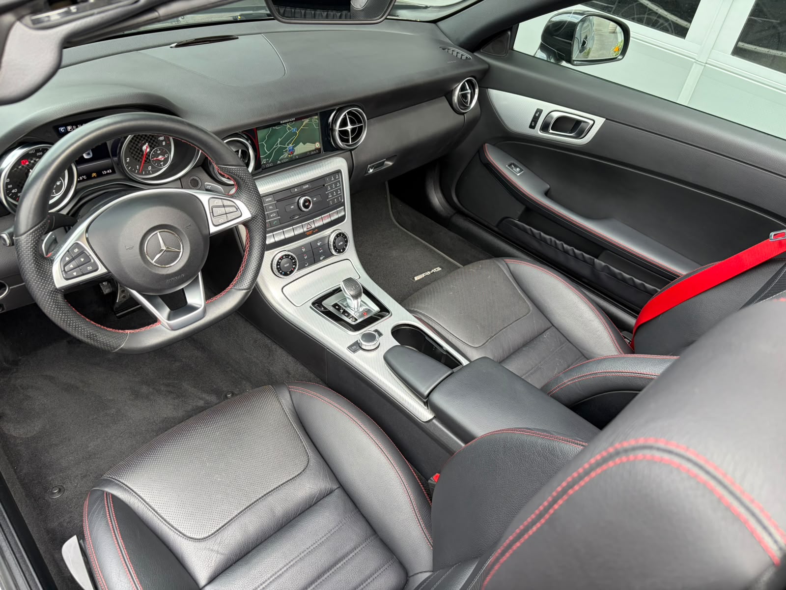 MERCEDES-BENZ SLC 180 AMG Line 9G-Tronic ** AMG **-image-8