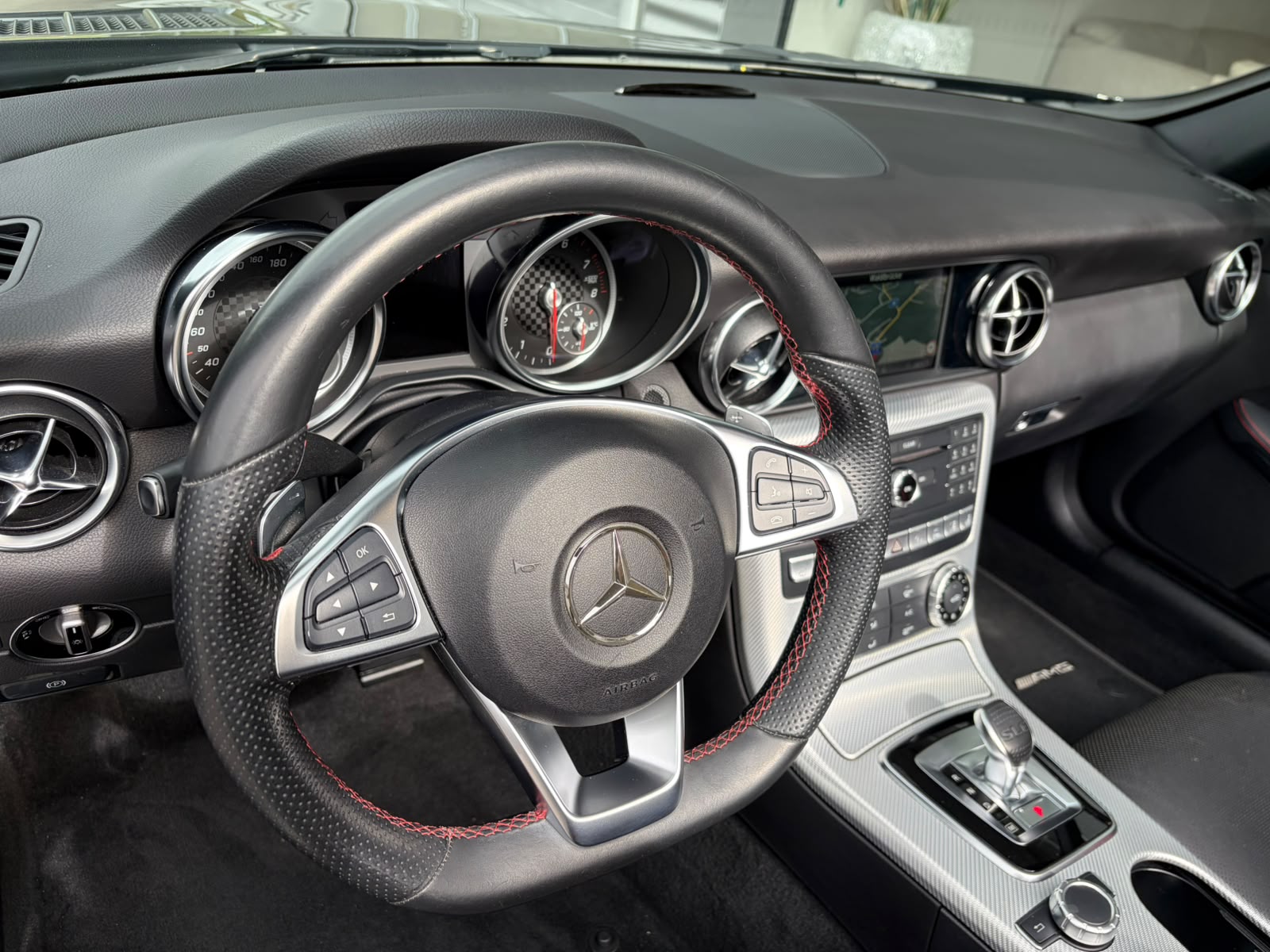 MERCEDES-BENZ SLC 180 AMG Line 9G-Tronic ** AMG **-image-9
