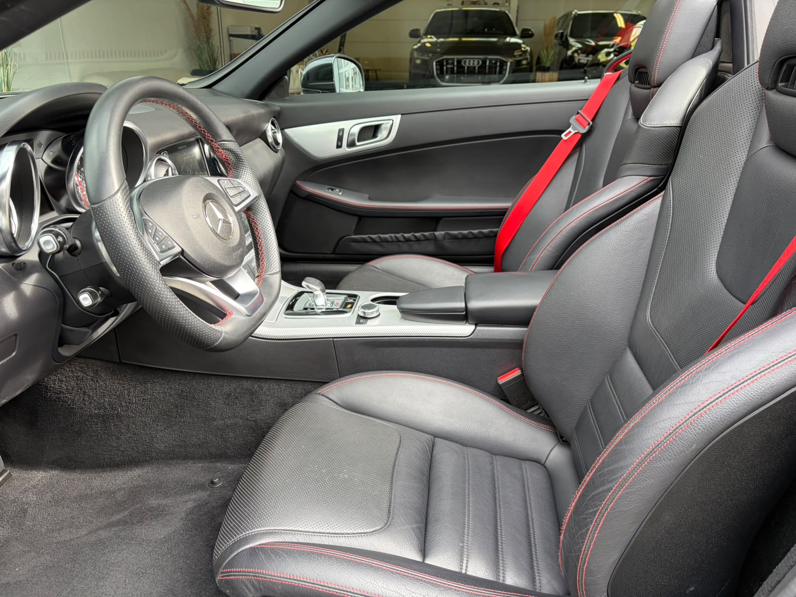 MERCEDES-BENZ SLC 180 AMG Line 9G-Tronic ** AMG **-image-10
