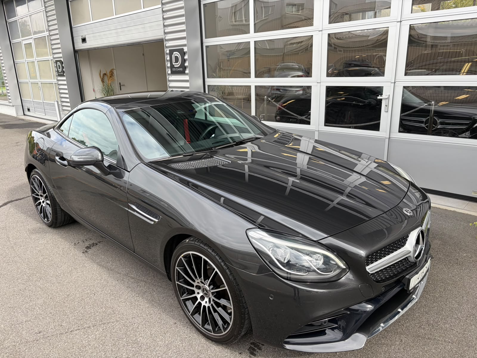 MERCEDES-BENZ SLC 180 AMG Line 9G-Tronic ** AMG **-image-2