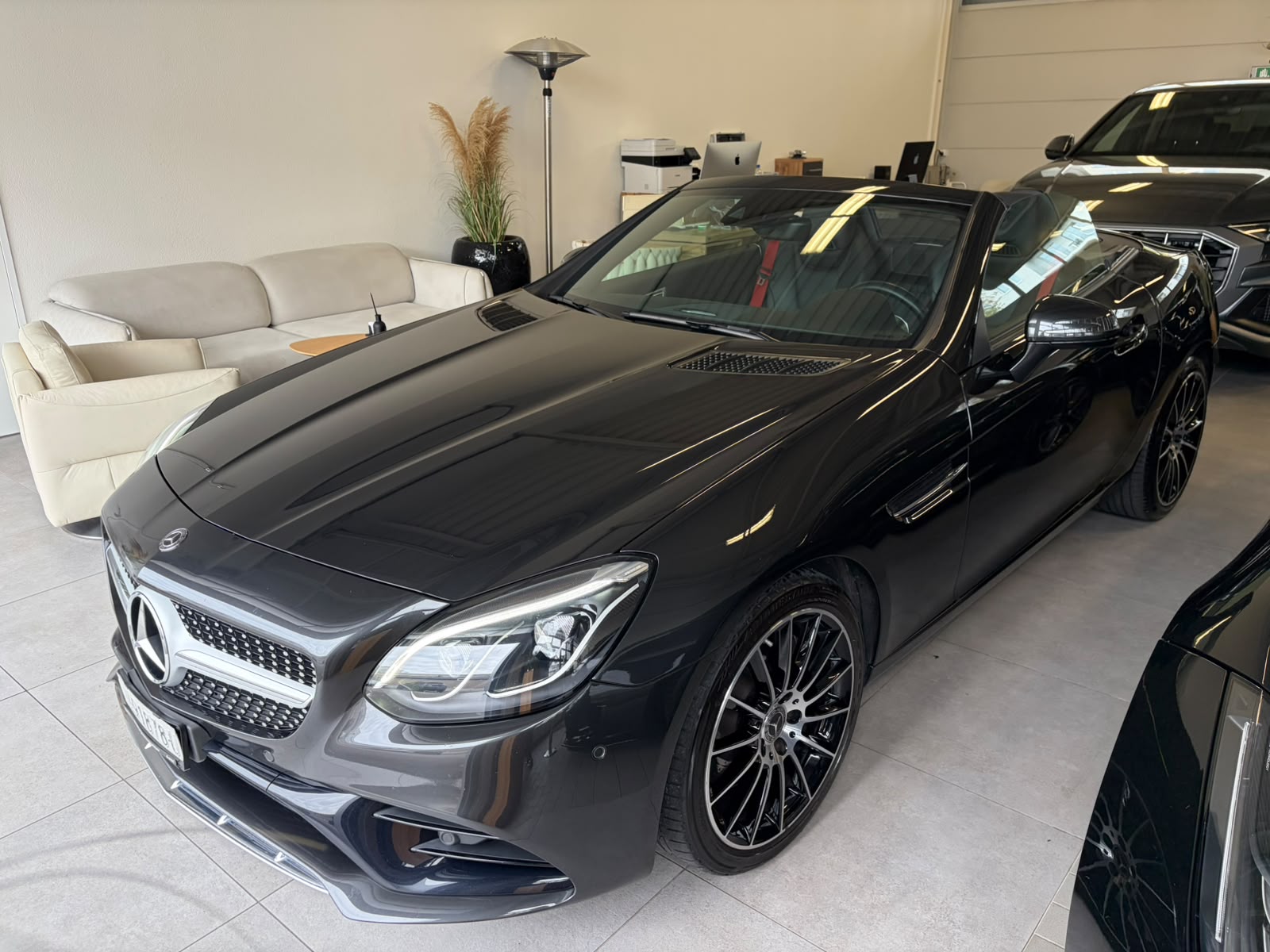 MERCEDES-BENZ SLC 180 AMG Line 9G-Tronic ** AMG **