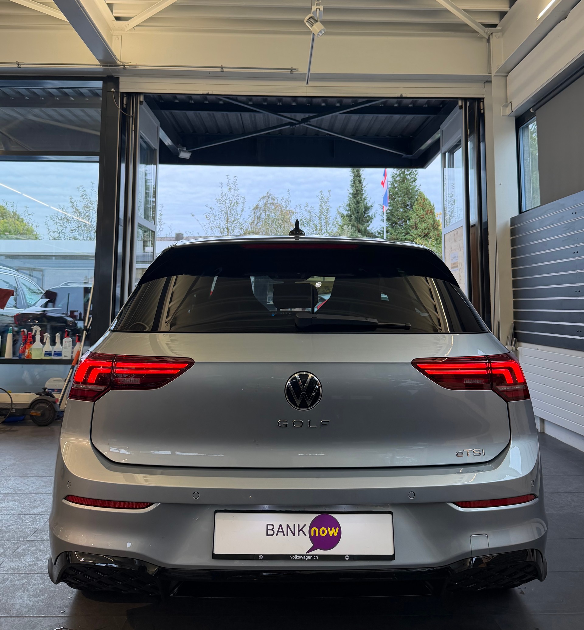 VW Golf VIII 1.5 eTSI R-Line DSG-image-5