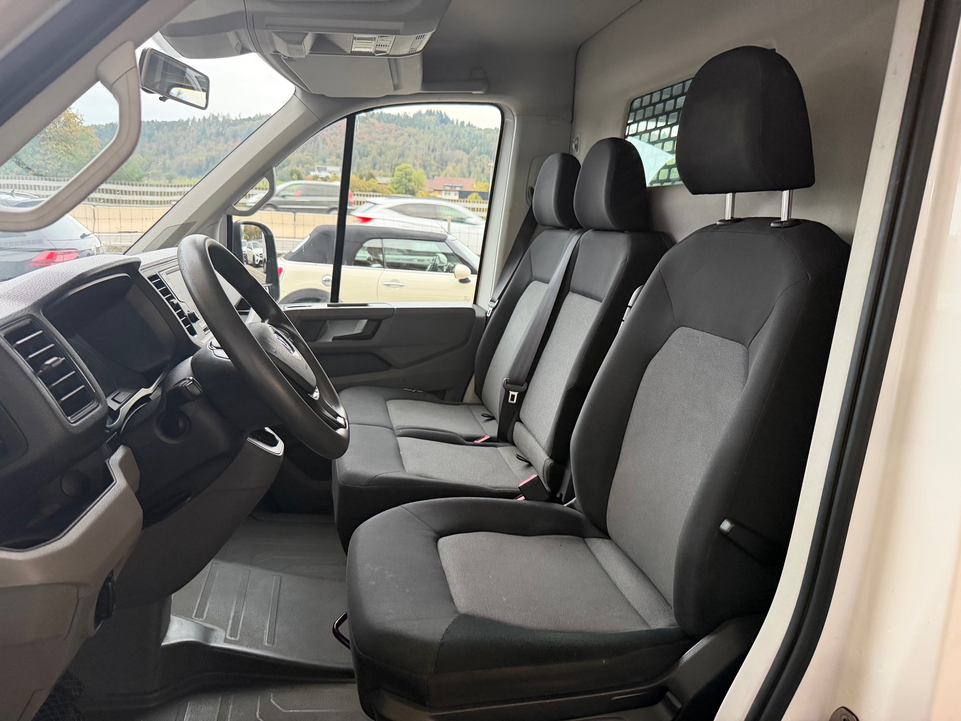 VW Crafter 35 2.0 BiTDI L4 A-image-9