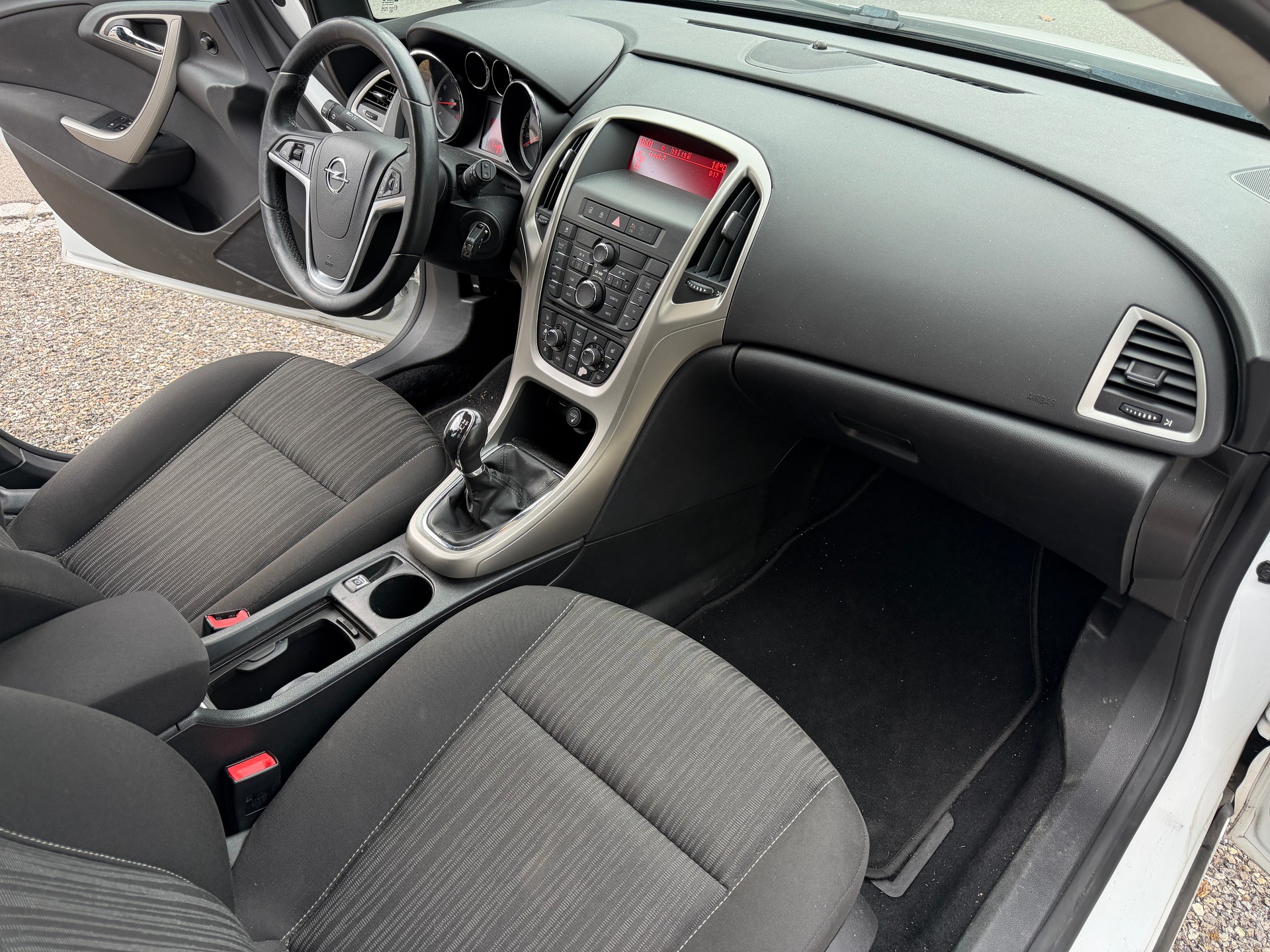 OPEL Astra 1.4i 16V Turbo Sport-image-8