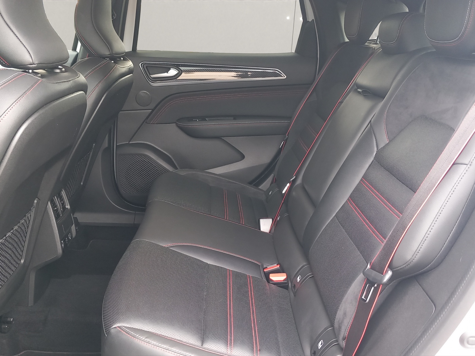 RENAULT Arkana 1.6 E-Tech R.S. Line-image-9