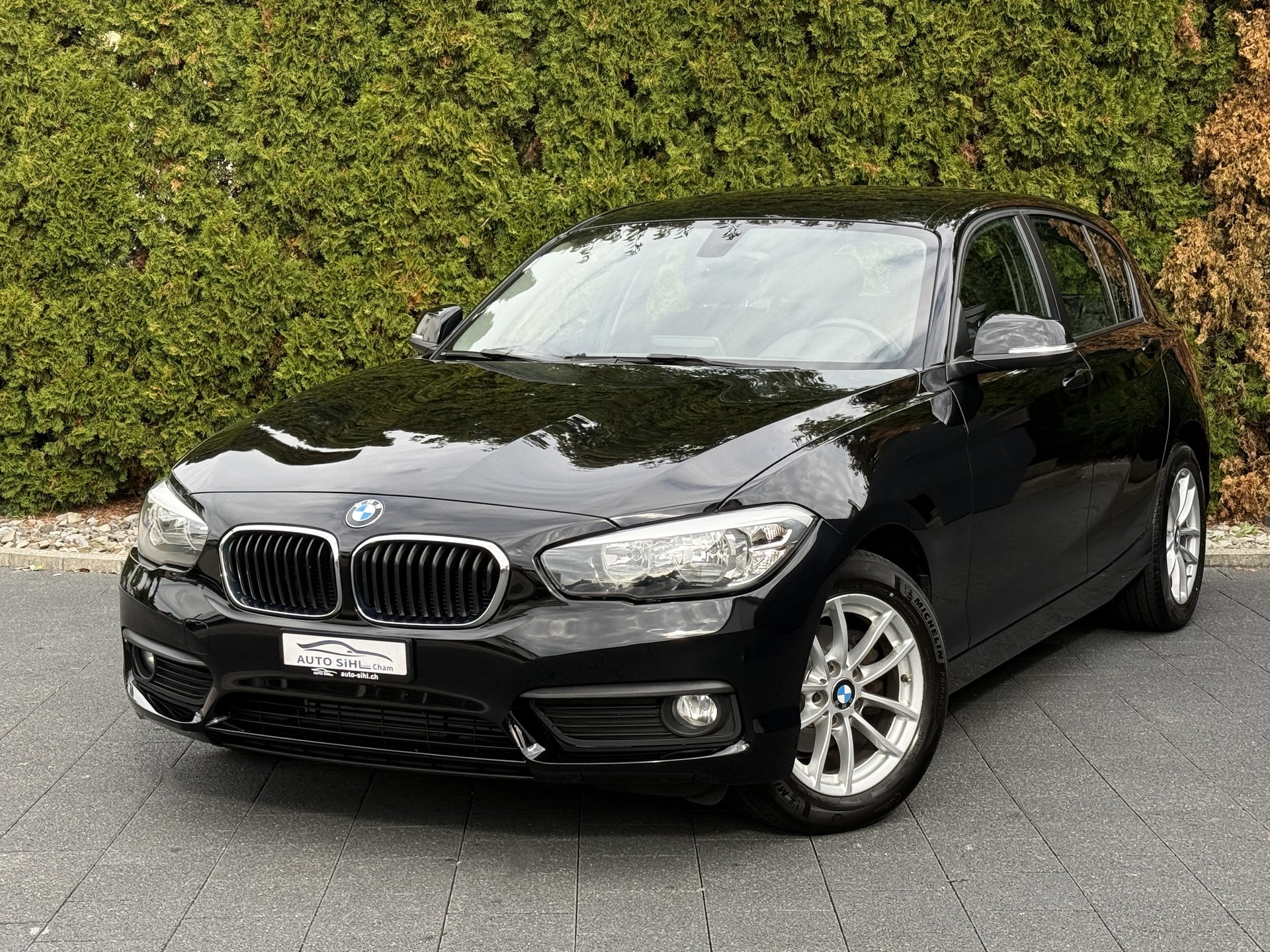 BMW 116i Business / Frisch ab MFK-showroom-element-2