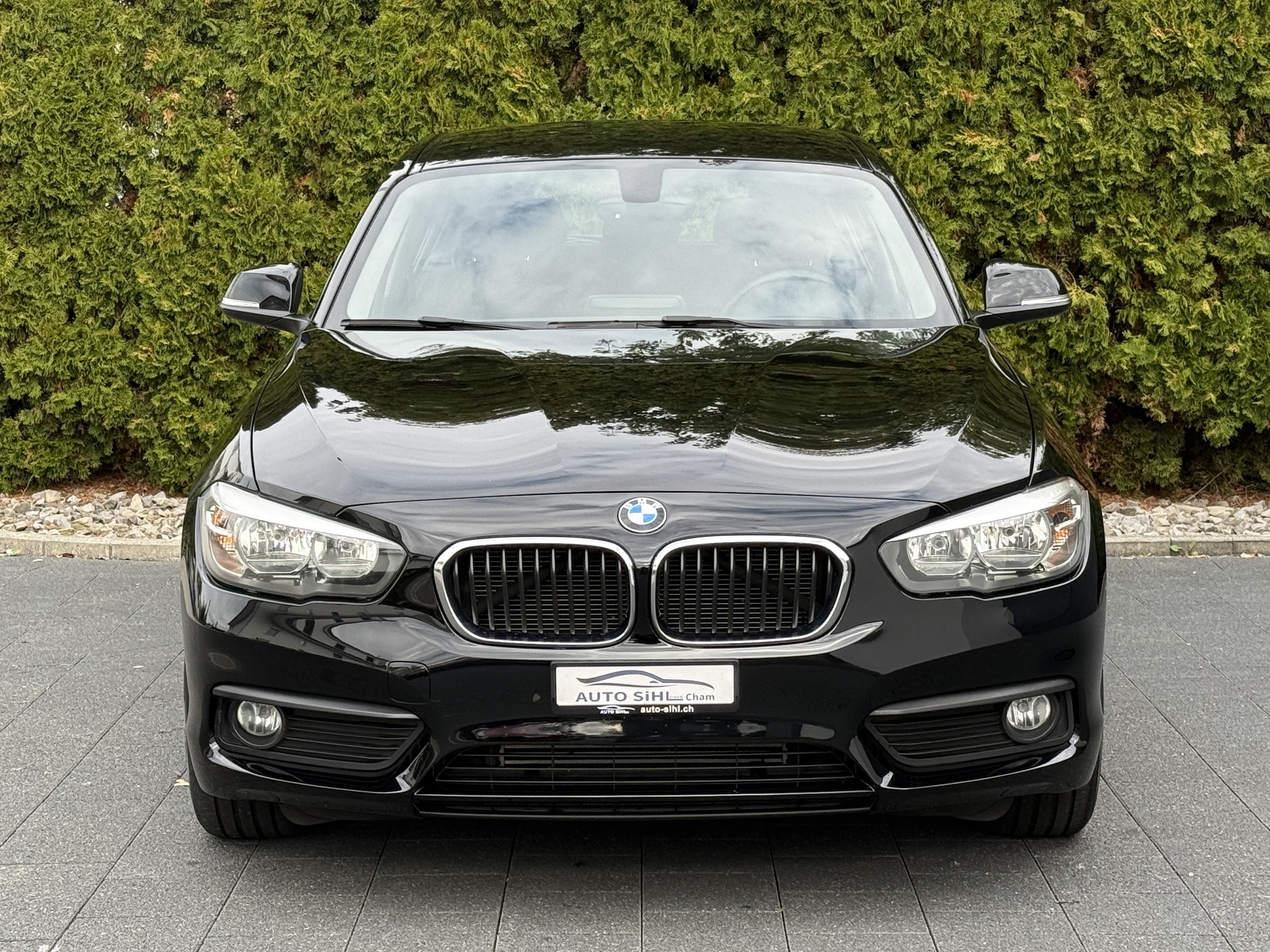 BMW 116i Business / Frisch ab MFK-showroom-element-3