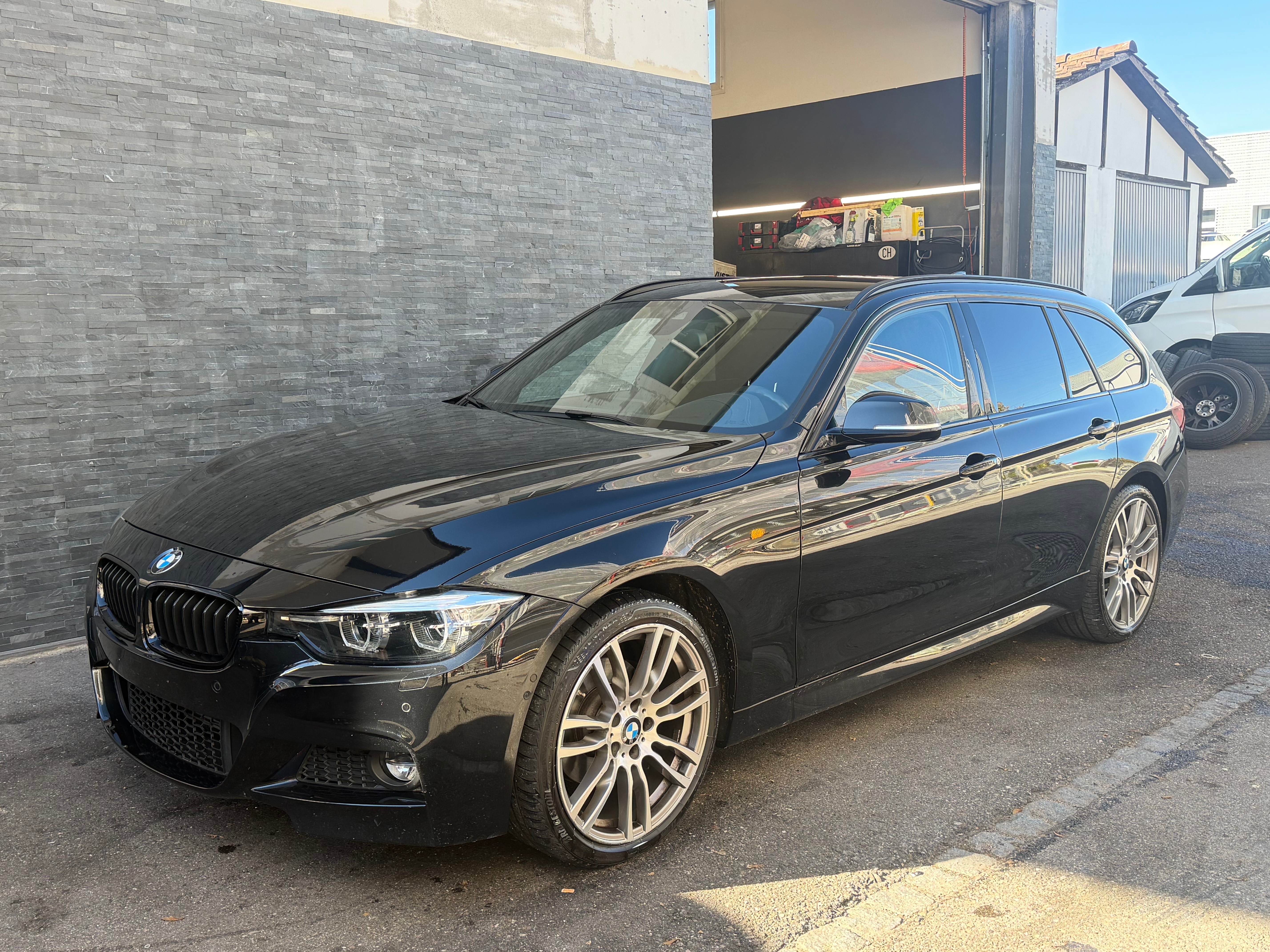Car photo