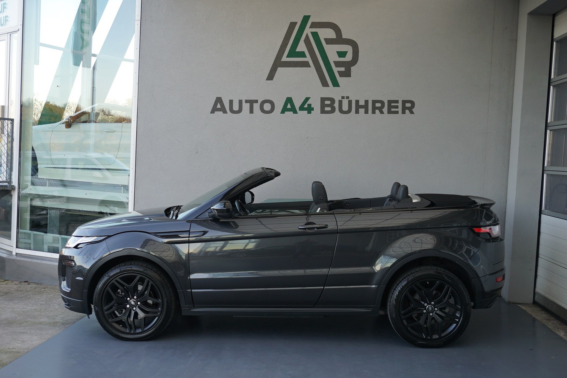 LAND ROVER Evoque 2.0TD4 HSE Dynamic Convertible 4WD mit neuer AHK für 1,5t.