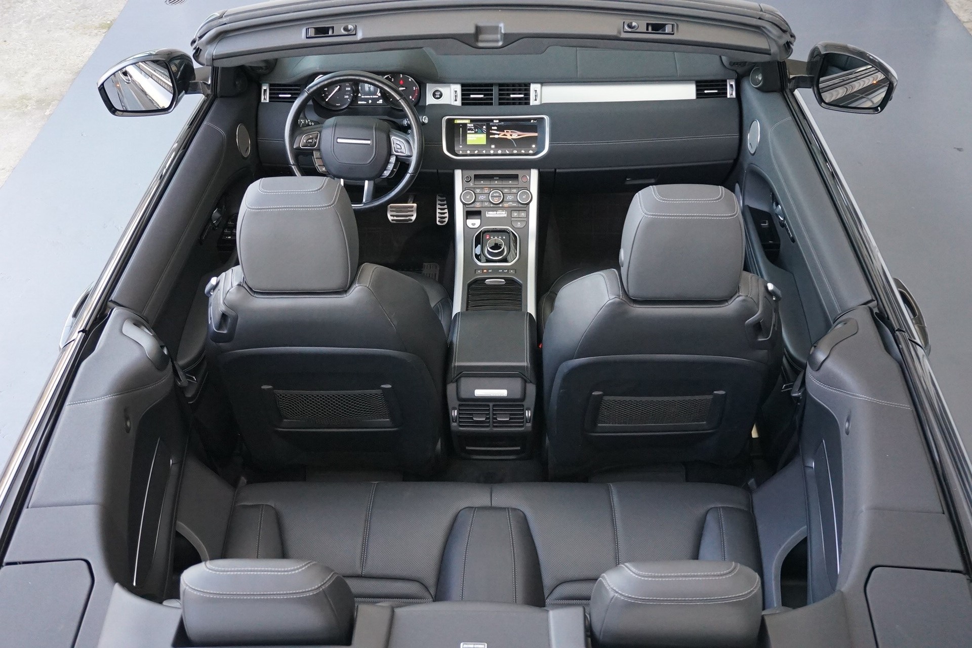 LAND ROVER Evoque 2.0TD4 HSE Dynamic Convertible 4WD mit neuer AHK für 1,5t.-image-13