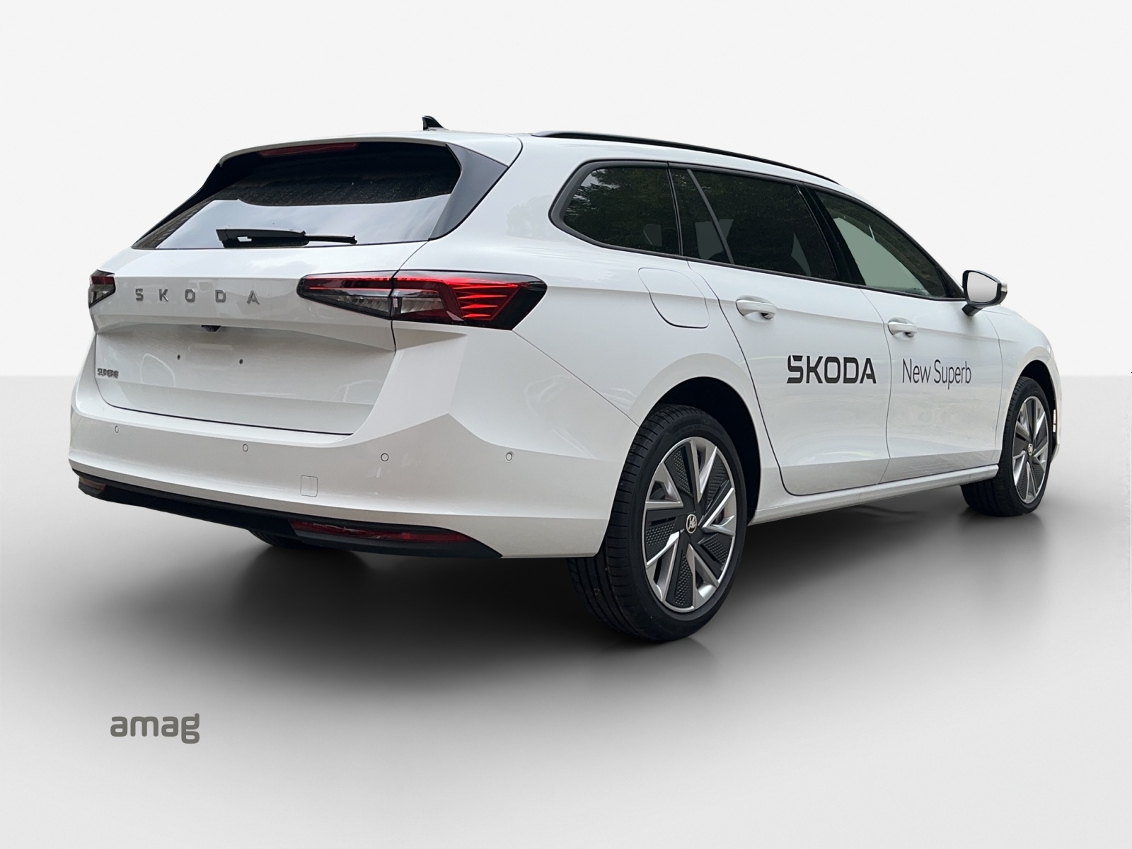 SKODA Superb Combi 2.0 TDi Selection DSG-image-3