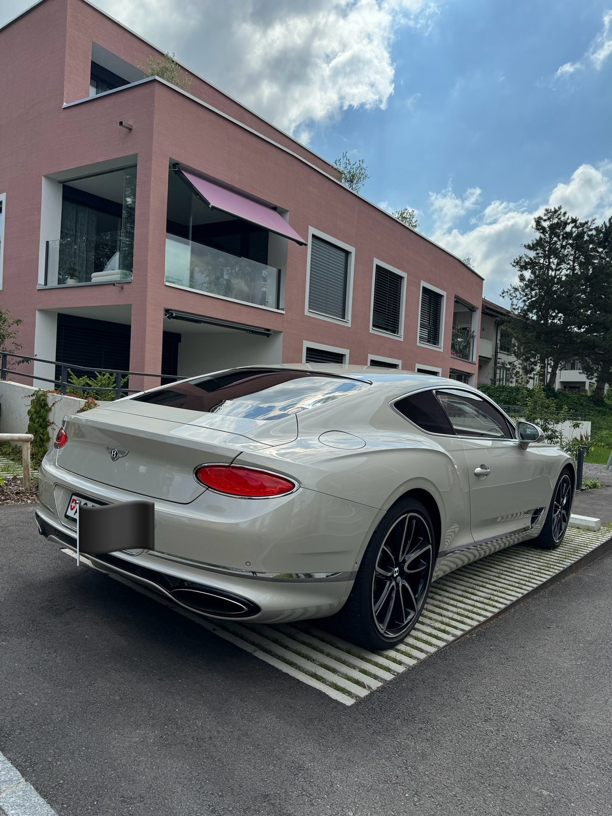 BENTLEY Continental GT 6.0 W12-image-2