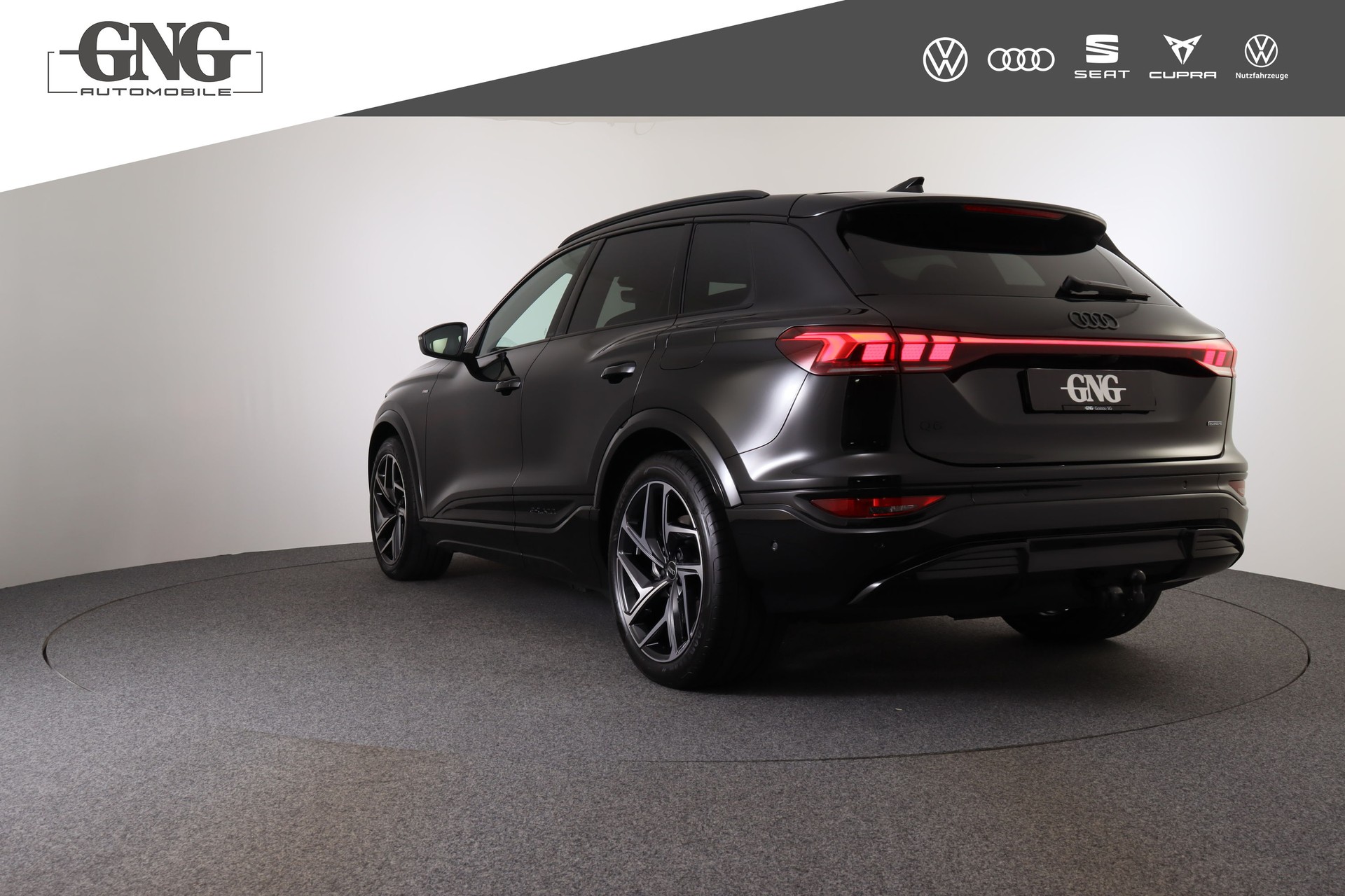 AUDI Q6 e-tron quattro-image-2